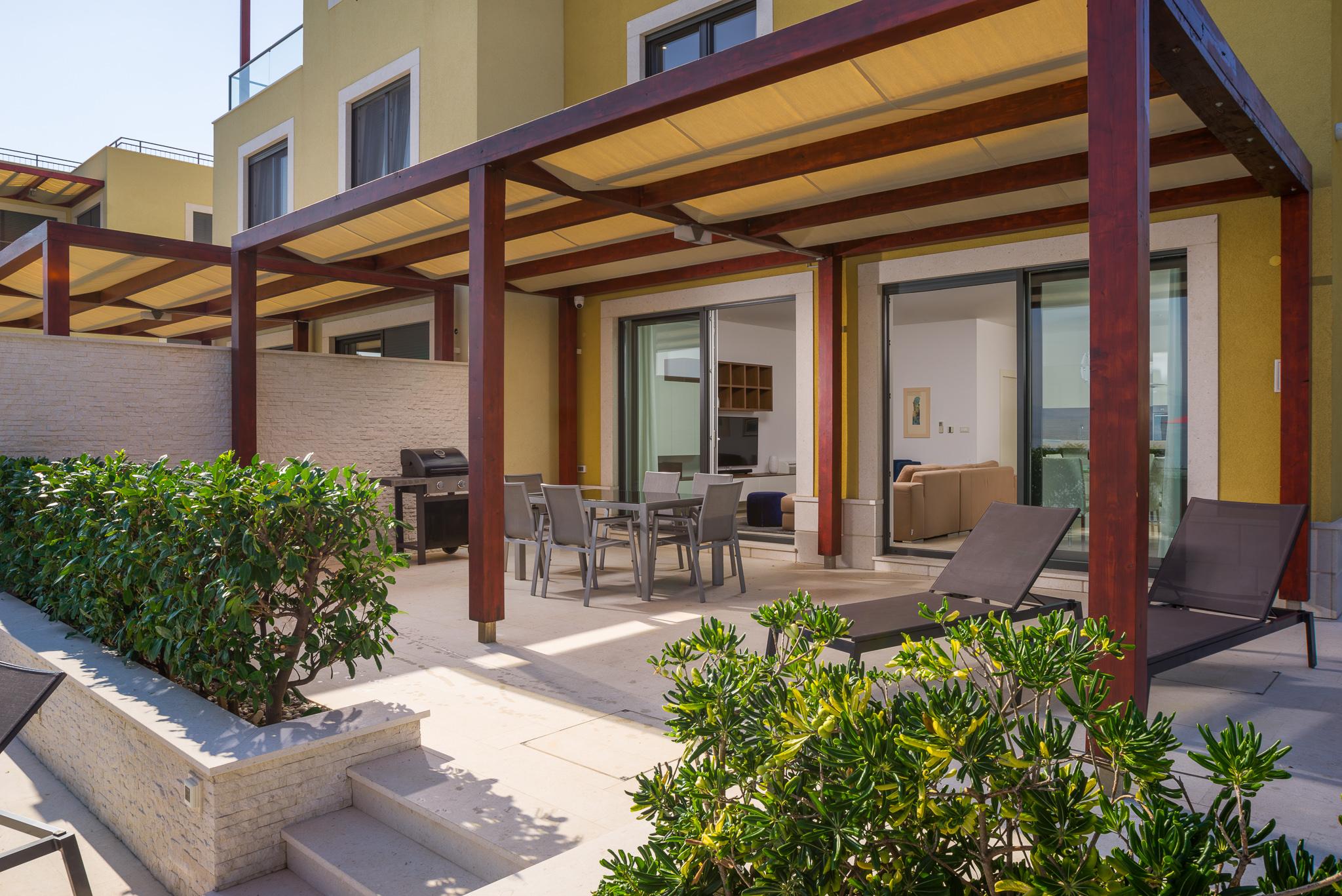 Pool & Meer | Urlaubsvilla in traumhafter Lage 