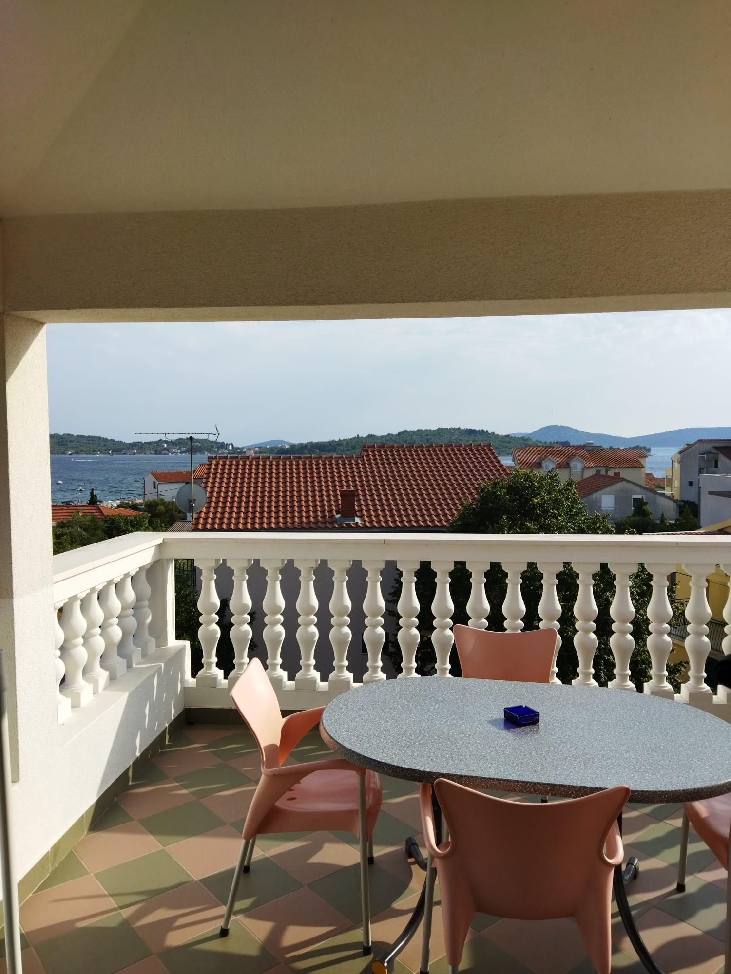 Moderne Ferienwohnung für 4 Personen in Vodice
