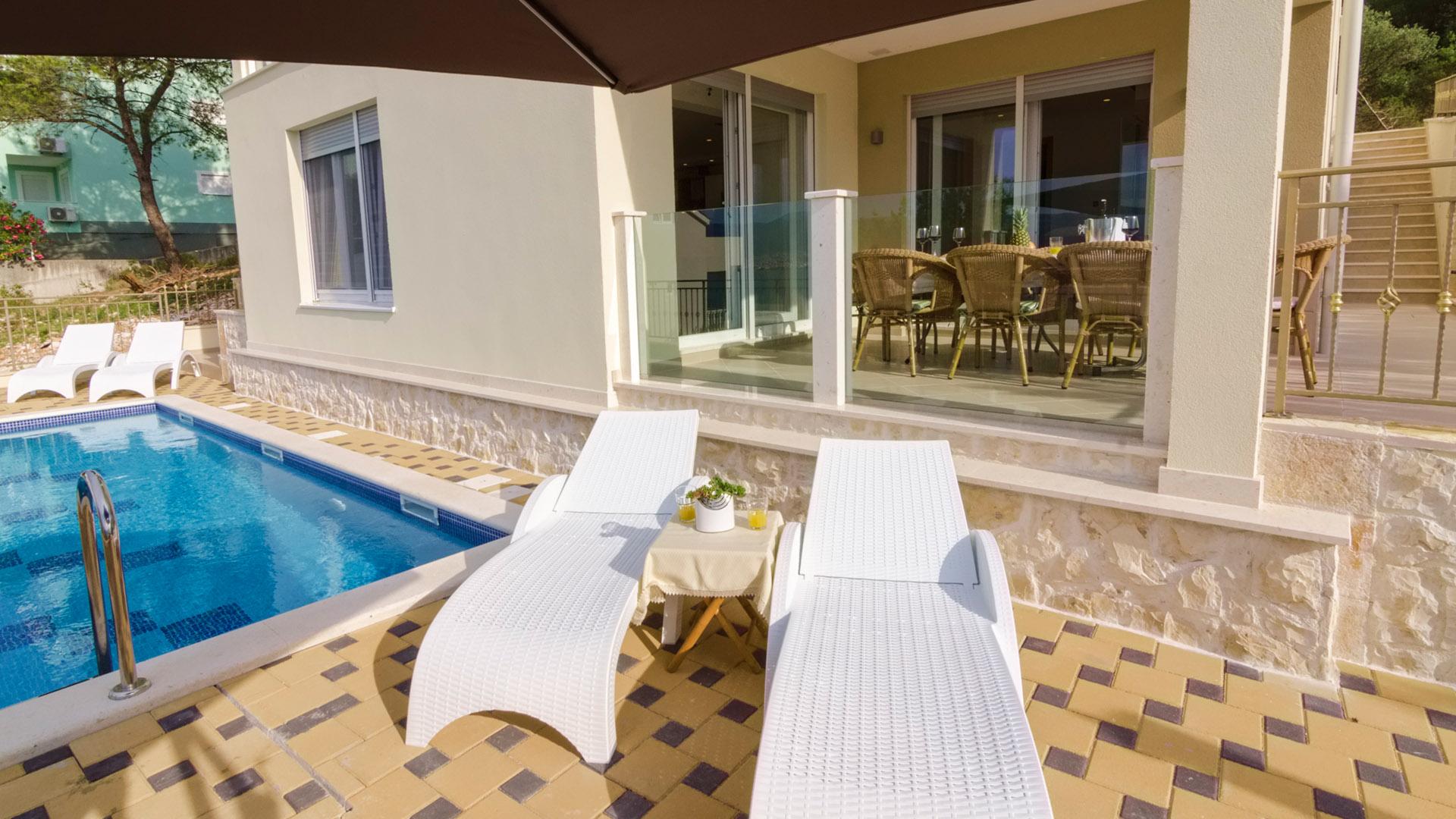 Luxuriöse Villa mit Swimmingpool