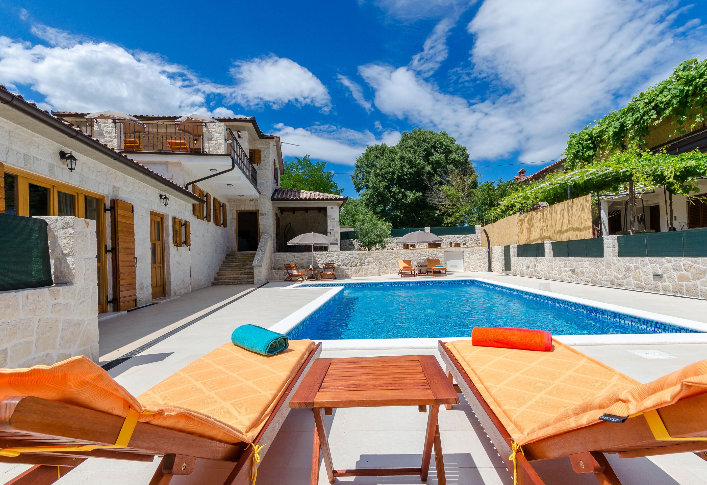 Wunderschöne Villa mit Pool für 8 Personen in der Natur