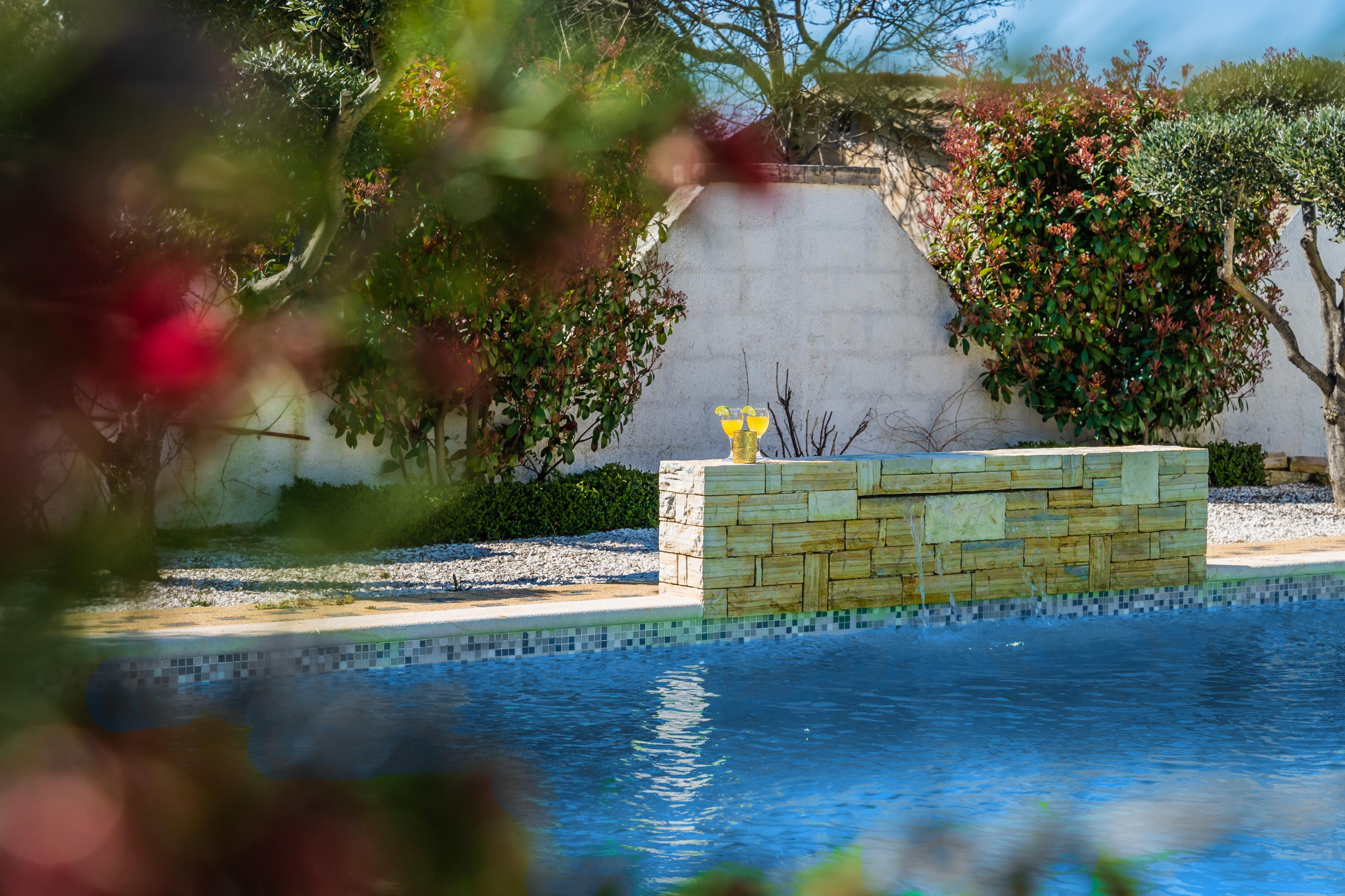 Stilvolle Villa mit Pool & Grill