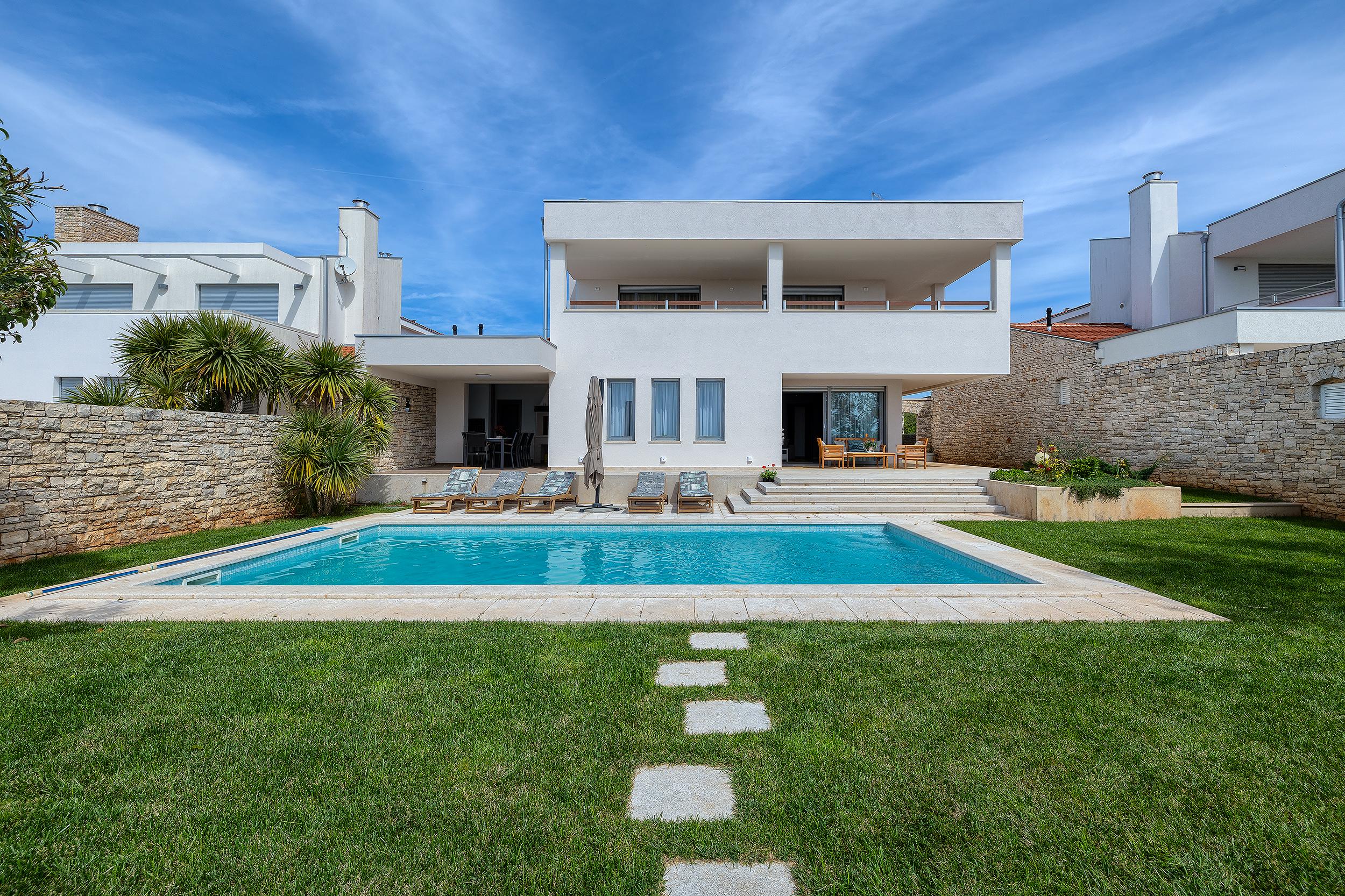 Villa mit Pool in Vodnjan für 6 Erw. + 2 Kinder