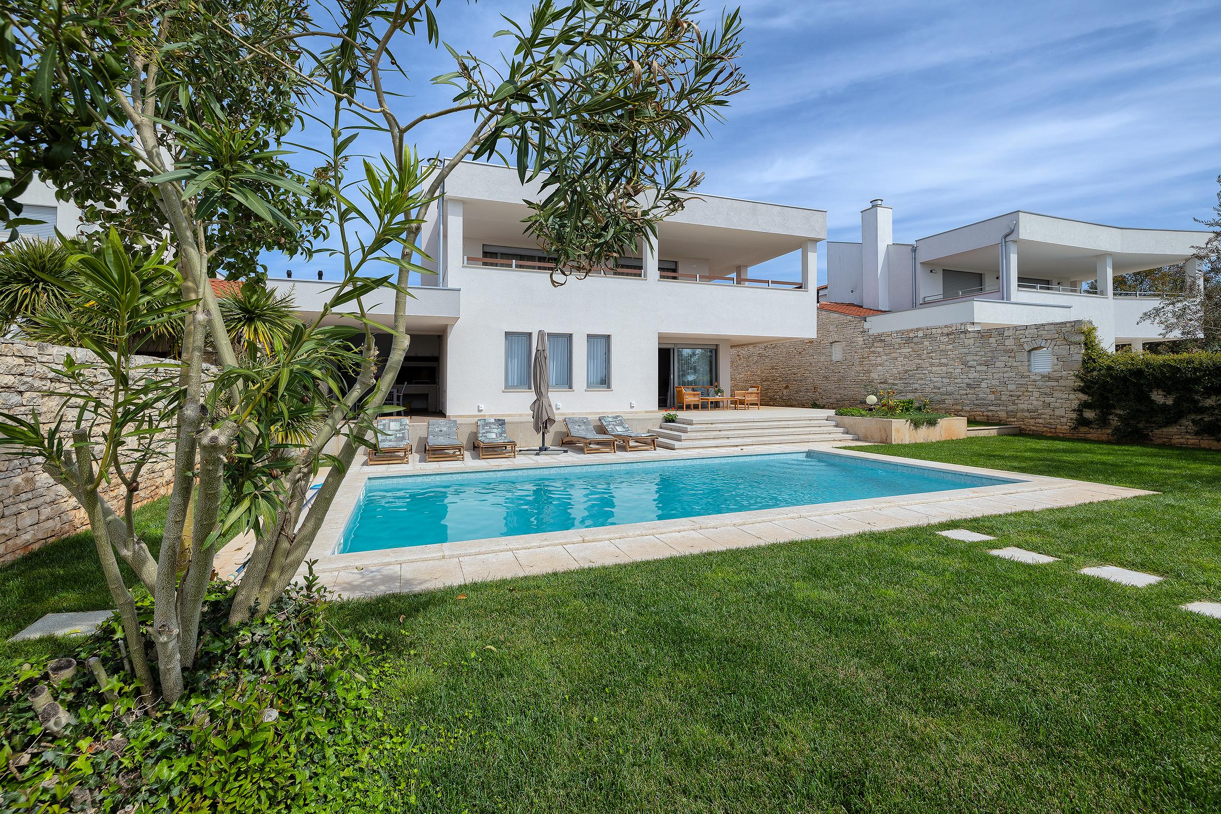 Villa mit Pool in Vodnjan für 6 Erw. + 2 Kinder