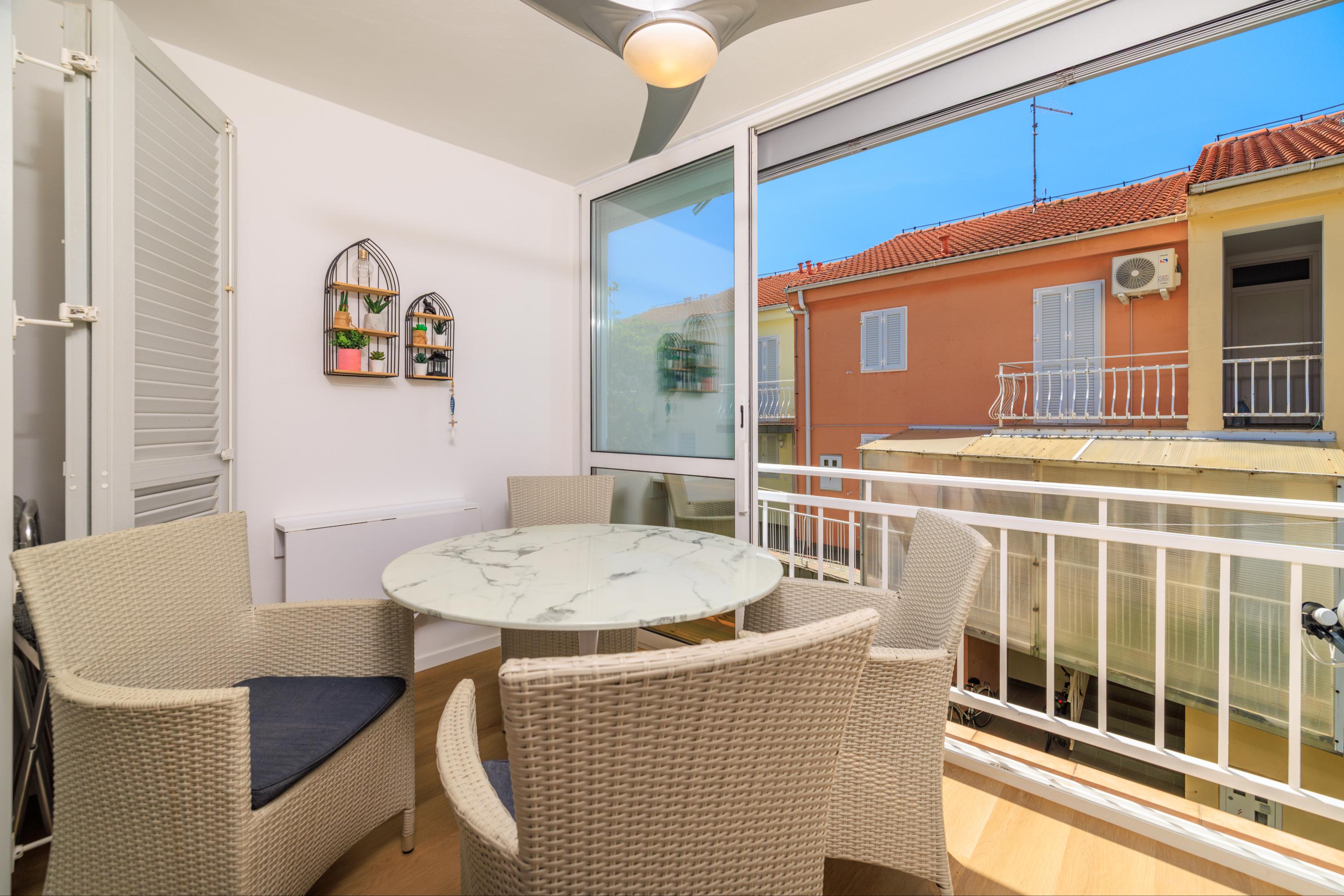Strandnahe Ferienwohnung mit Meerblick, SAT-TV, Wifi, Parkplatz