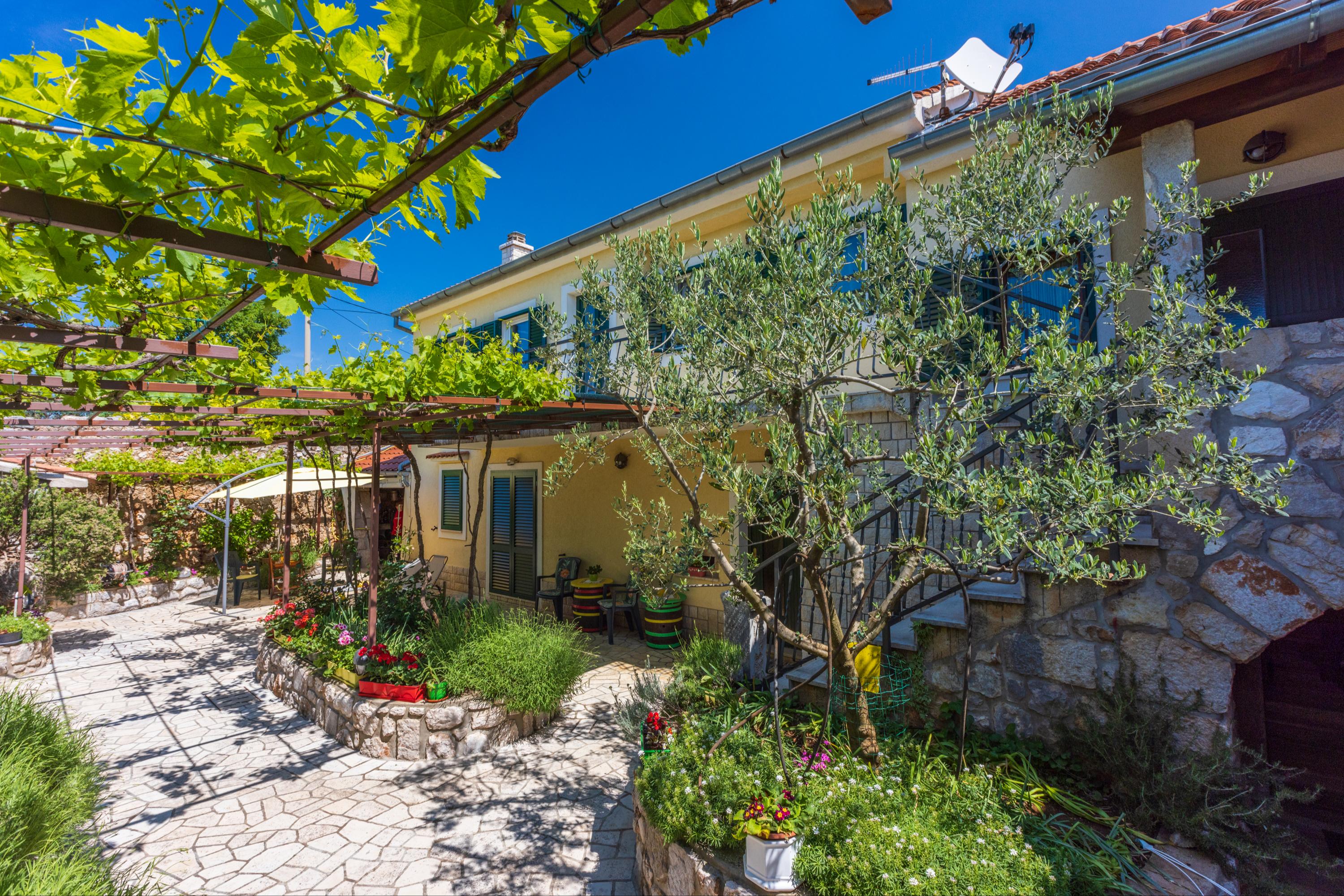 Traumhafter Ausblick - Mediteranes Ferienhaus in Grizane