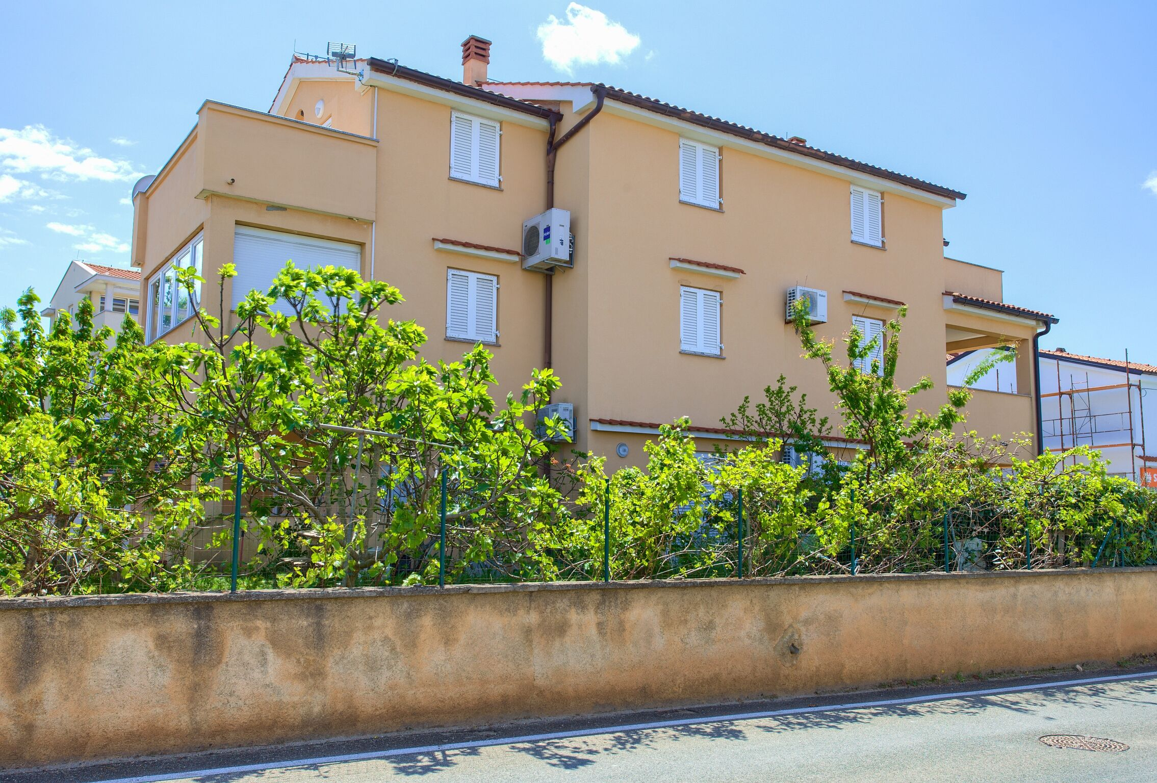 Moderne Zwei-Zimmer-Wohnung im Ergeschoss