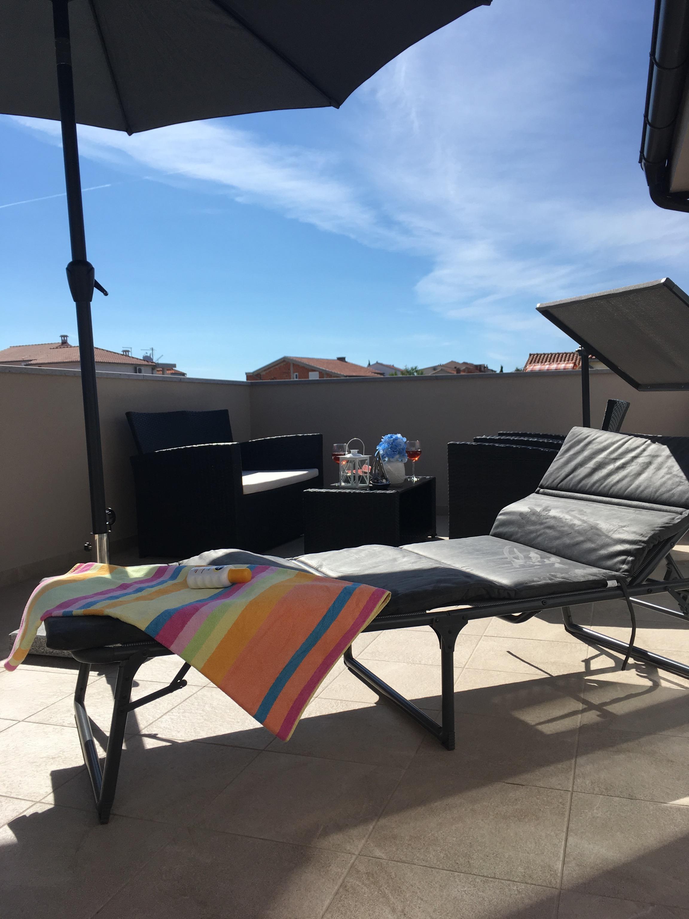 Schöne FeWo mit Balkon, Sat-Tv, WLAN & Klima
