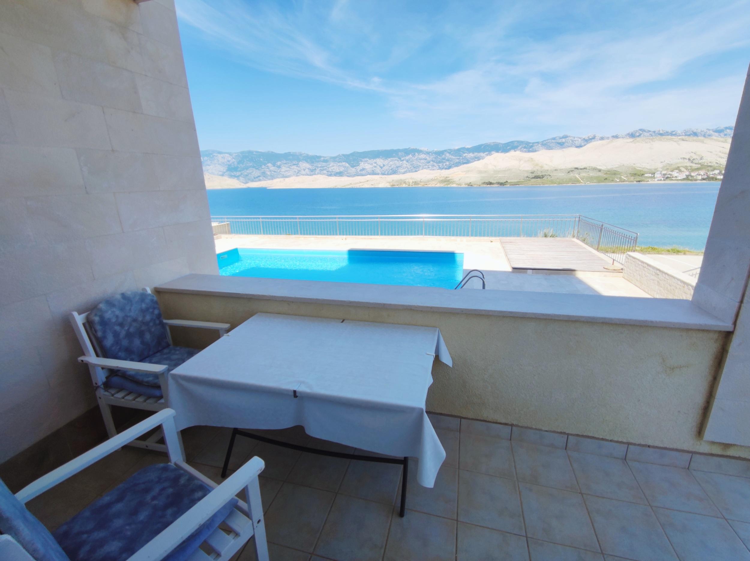 Studioapartment mit Terrasse und Meerblick