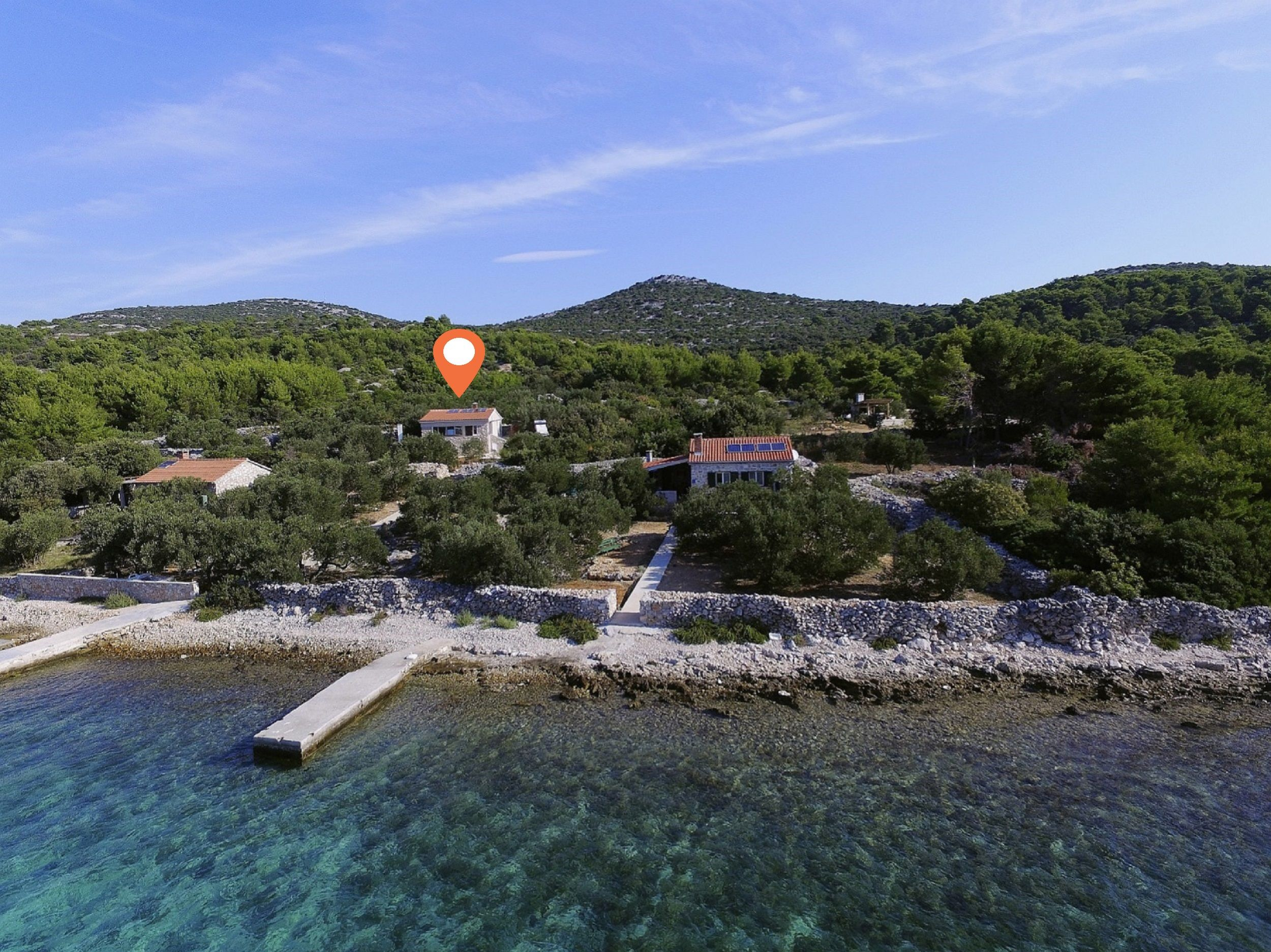Naturhaus unweit vom Meer in der Bucht Druce auf der Insel Pasman
