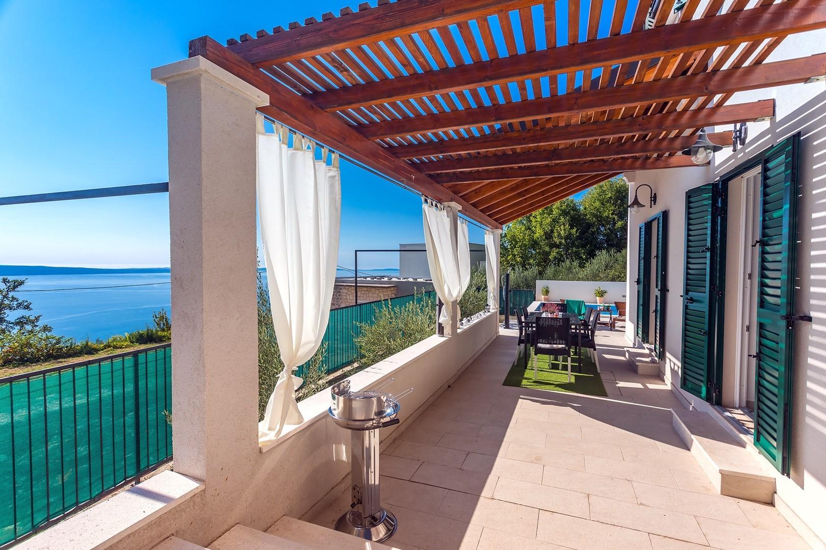 Herrlicher Ausblick | Villa mit Pool in Krilo Jesenice