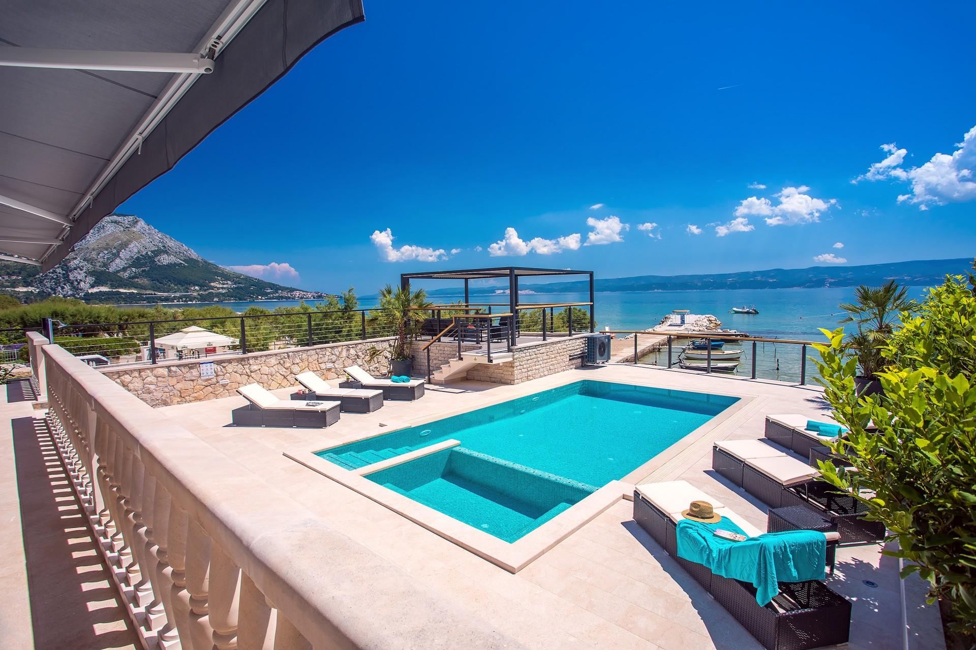 Traumhafte Lage | Villa mit Pool - direkt am Sandstrand