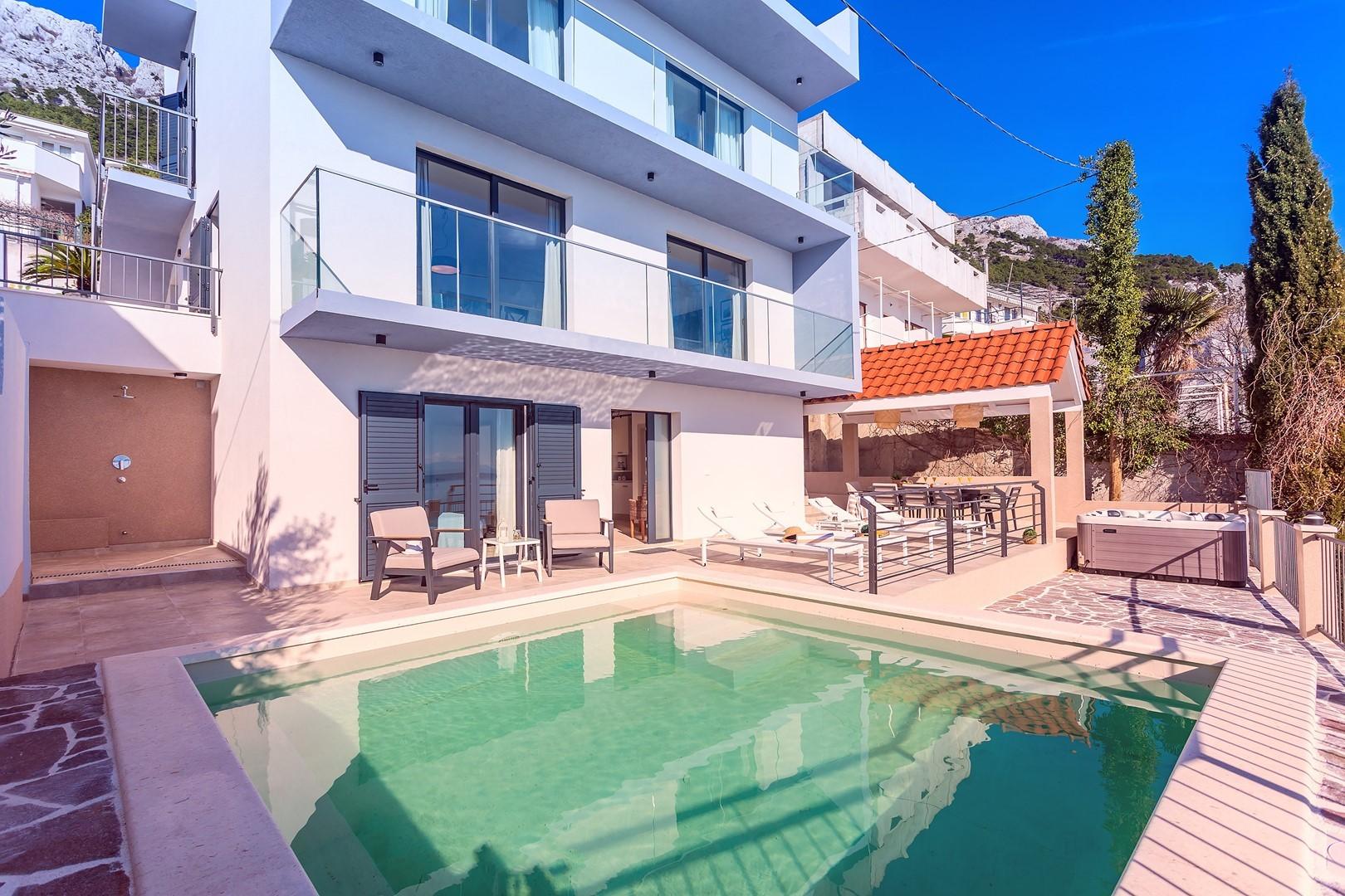 Traumhafter Ausblick | Urlaubsvilla mit Swimmingpool