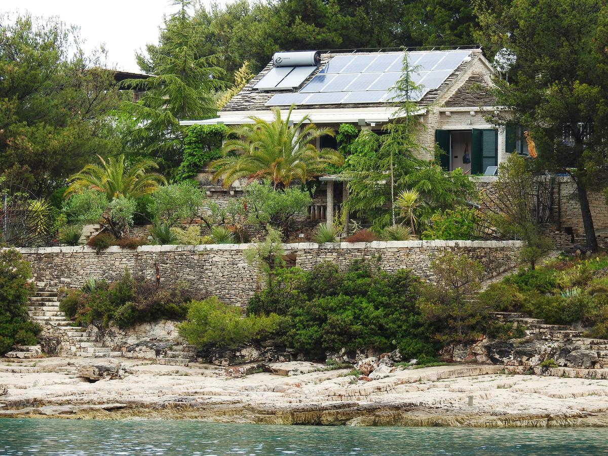 Wunderschöne Villa direkt am Meer auf der Insel Brac