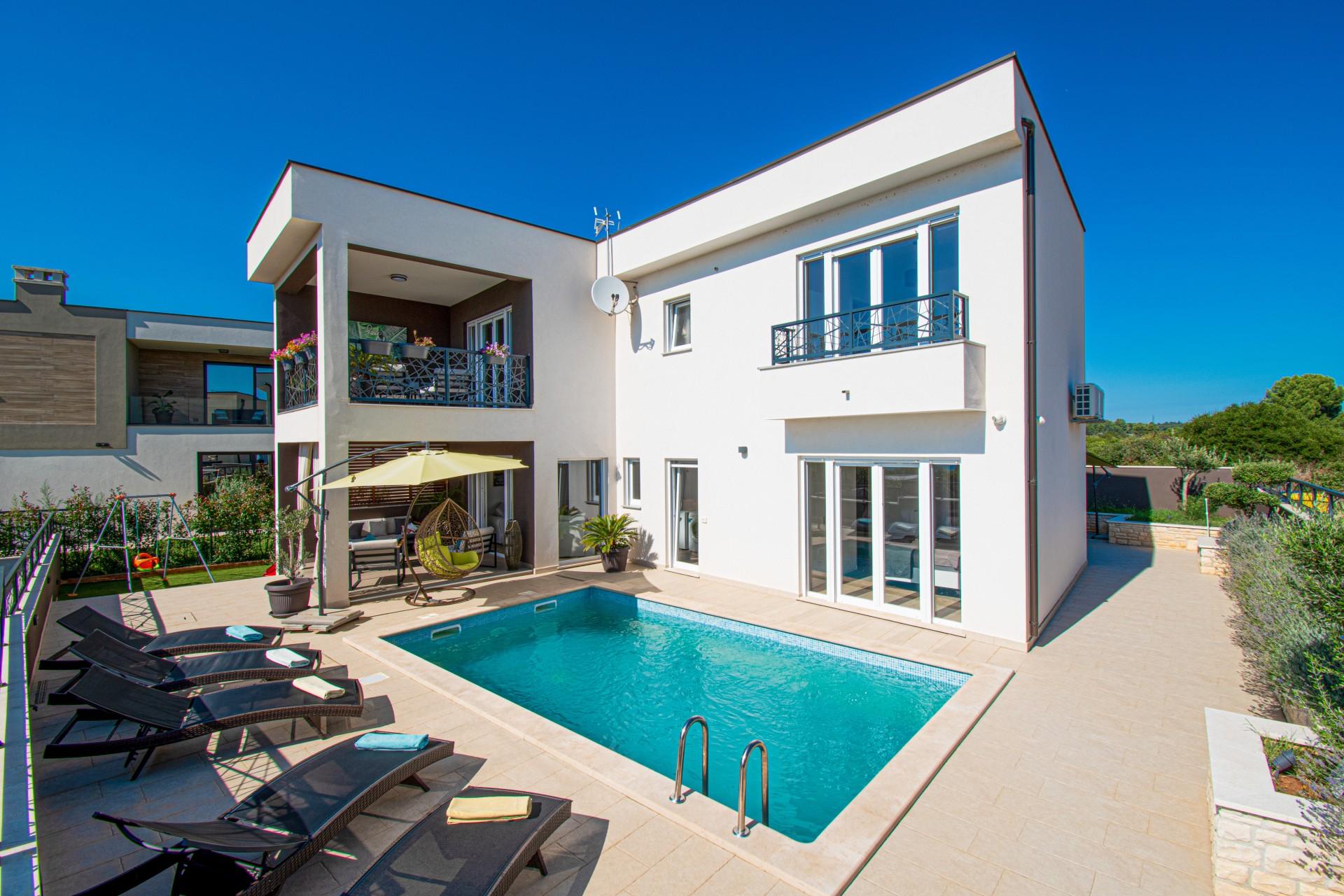 Moderne Villa mit privatem Pool in 200m. Meernähe nahe Medulin.