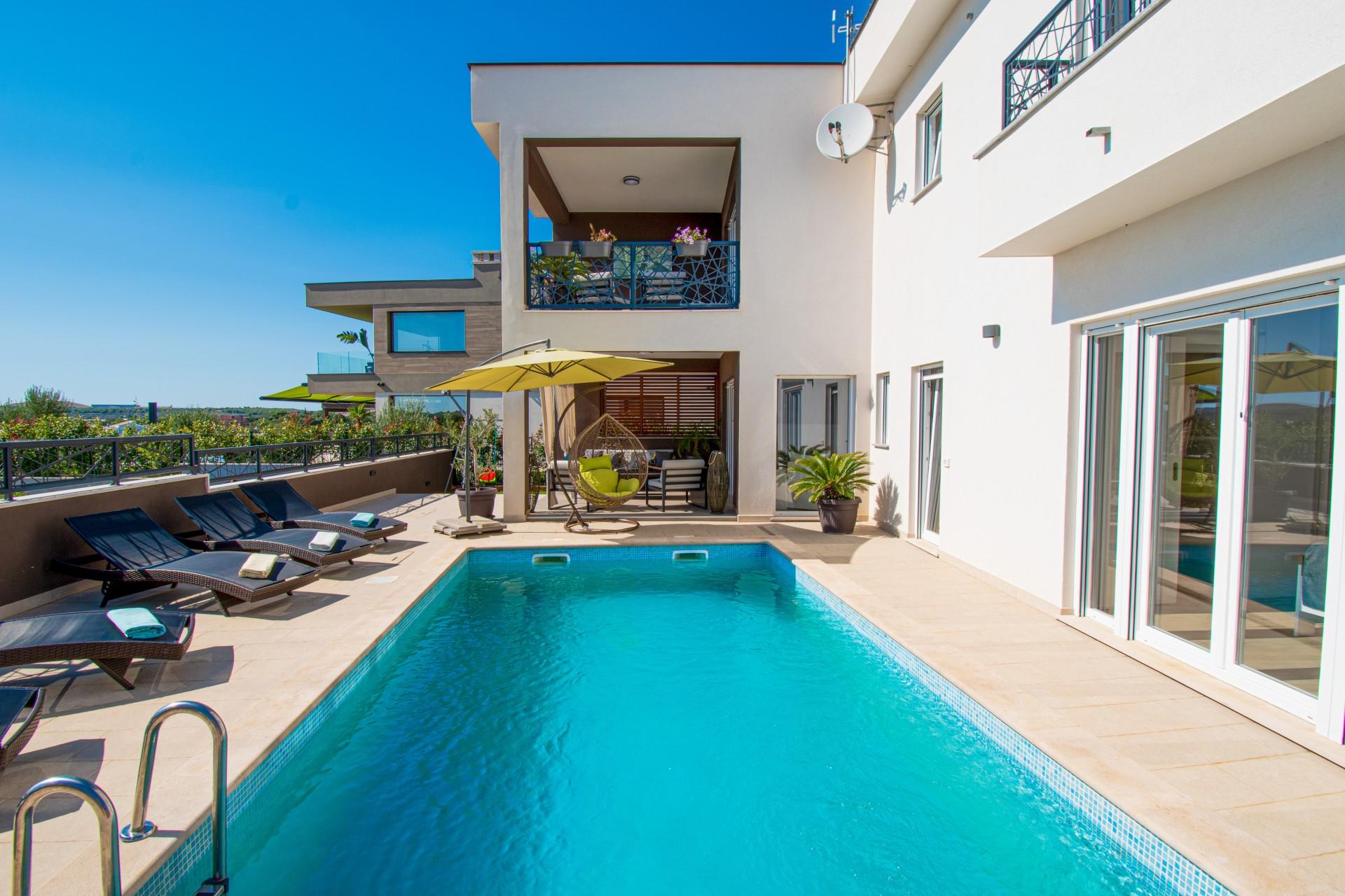 Moderne Villa mit privatem Pool in 200m. Meernähe nahe Medulin.