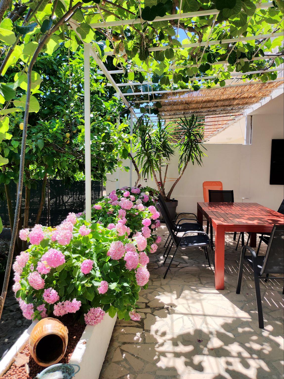 Ferienhaus mit Meerblick, Balkon & Terasse