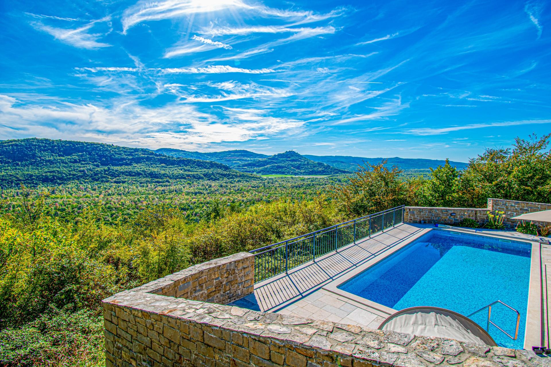 Villa mit privatem Pool in ruhiger Lage - Sauna und Jacuzzi