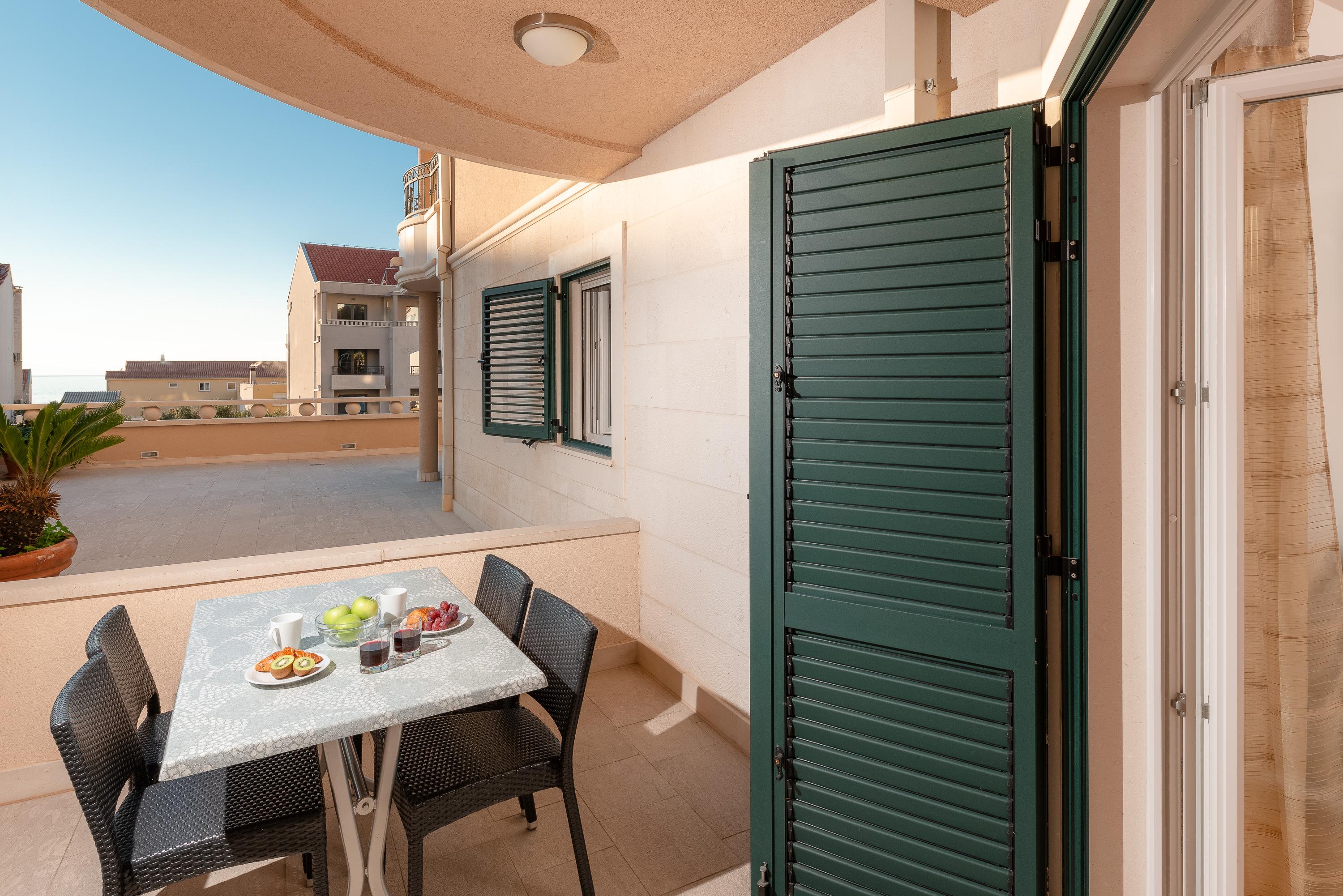 Strandnahe Ferienwohnung mit Meerblick