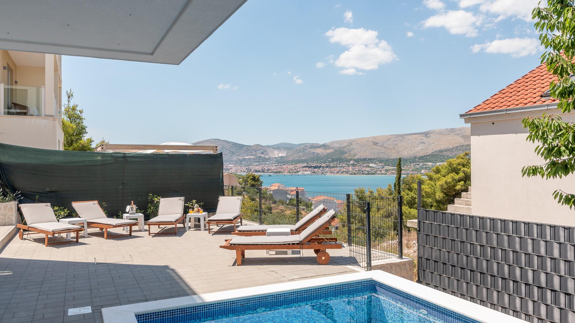 Luxusvilla mit Meerblick bei Trogir