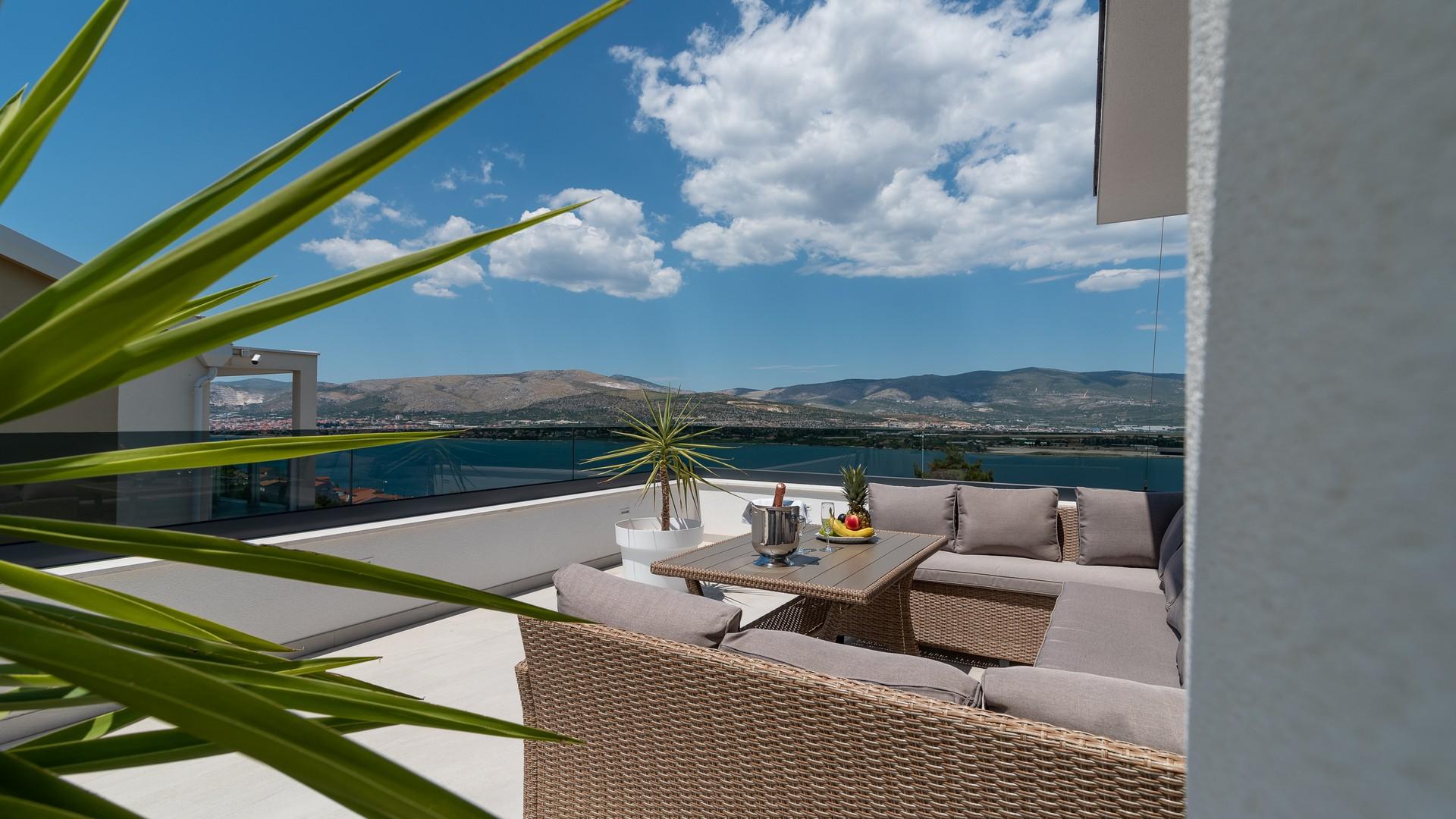 Luxusvilla mit Meerblick bei Trogir