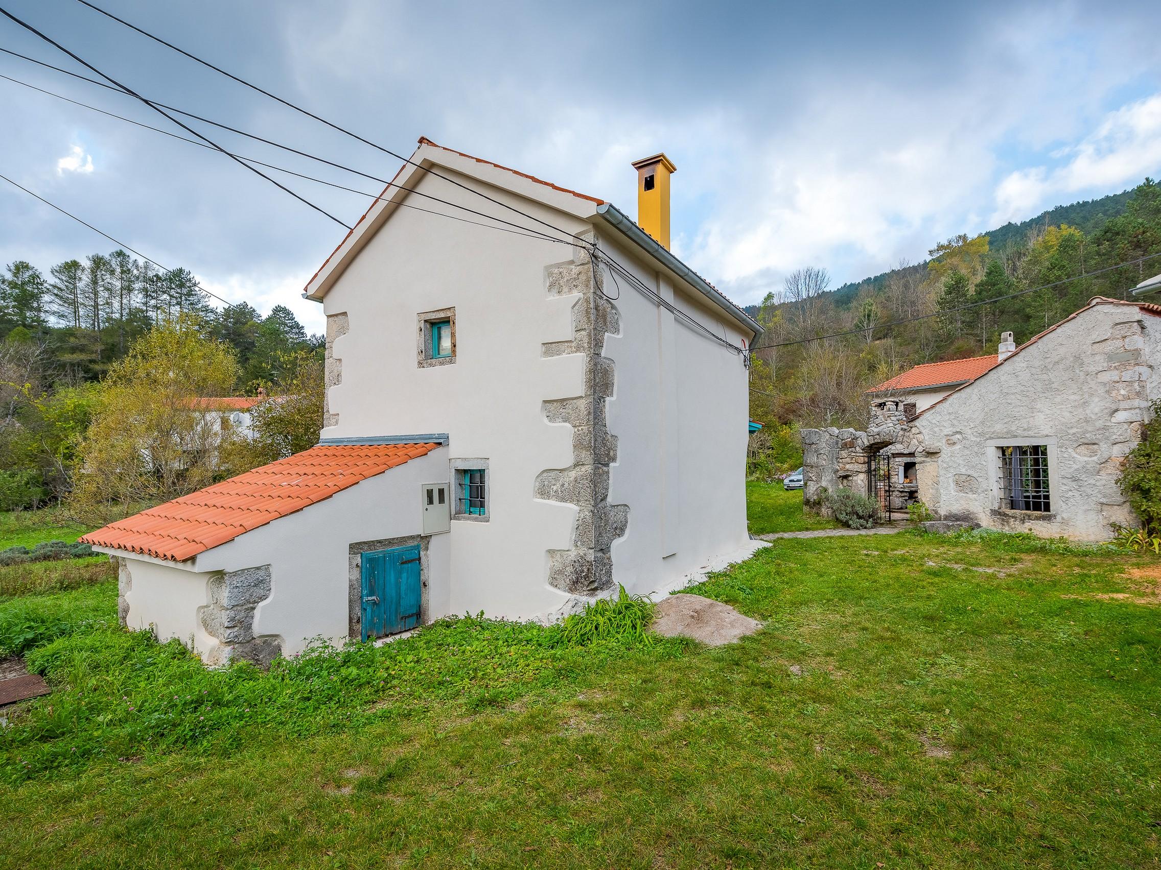 Schönes Steinhaus in Berg Cicaria