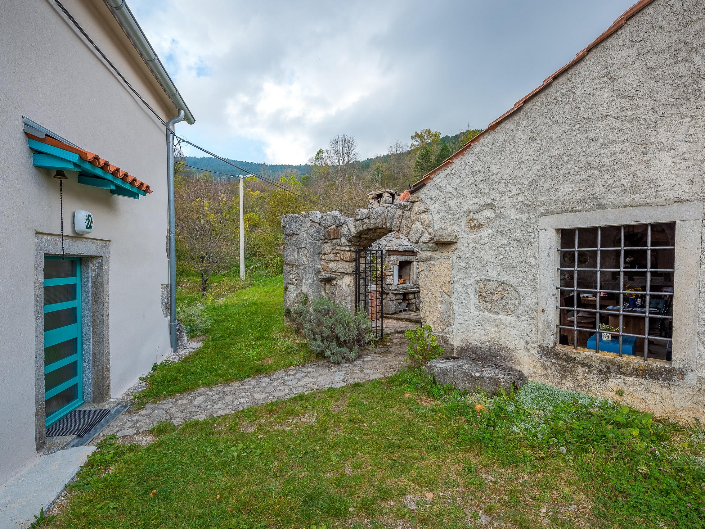Schönes Steinhaus in Berg Cicaria