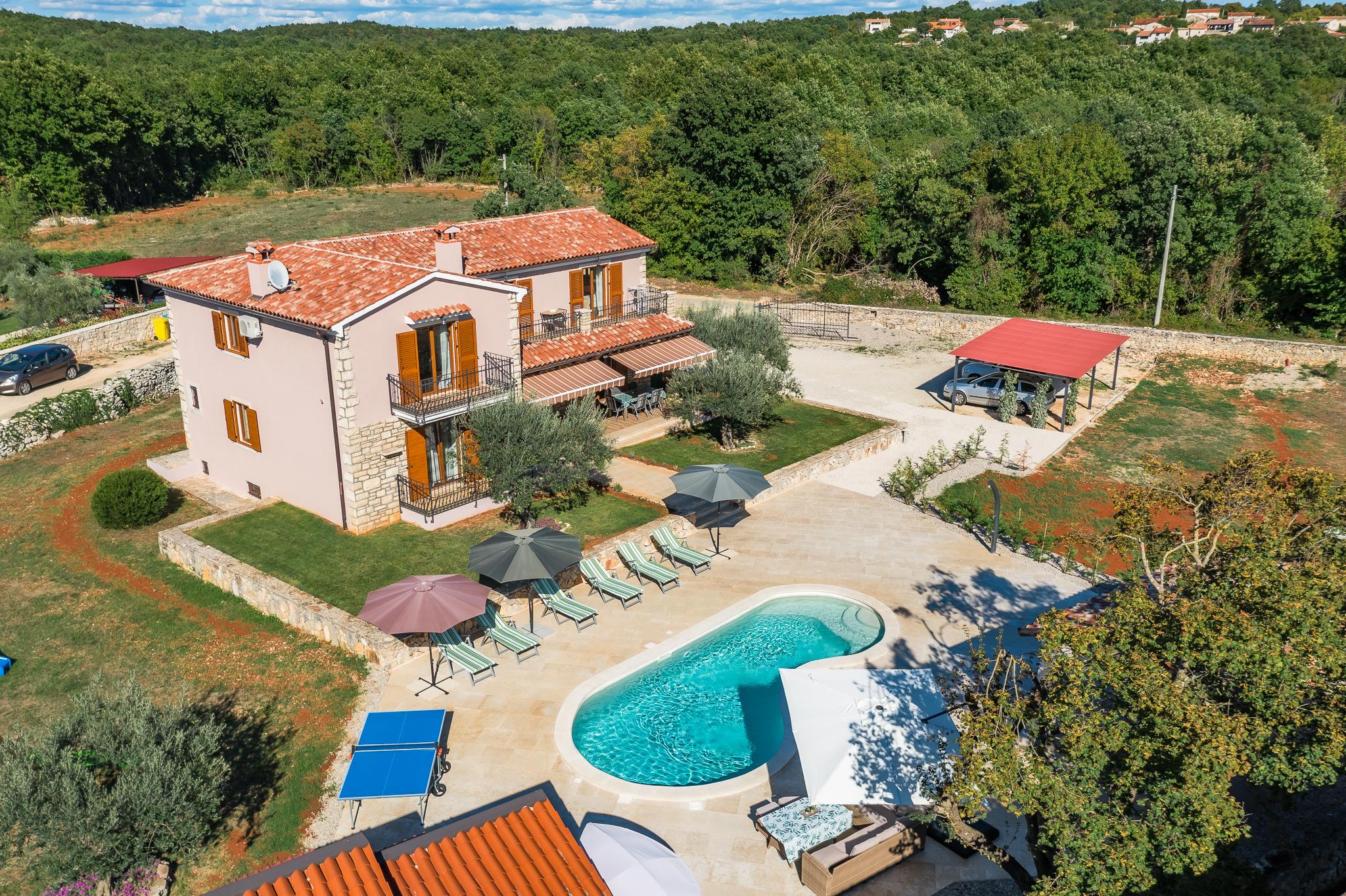 Schöne Villa mit privatem Pool und Garten,ideal für Familien