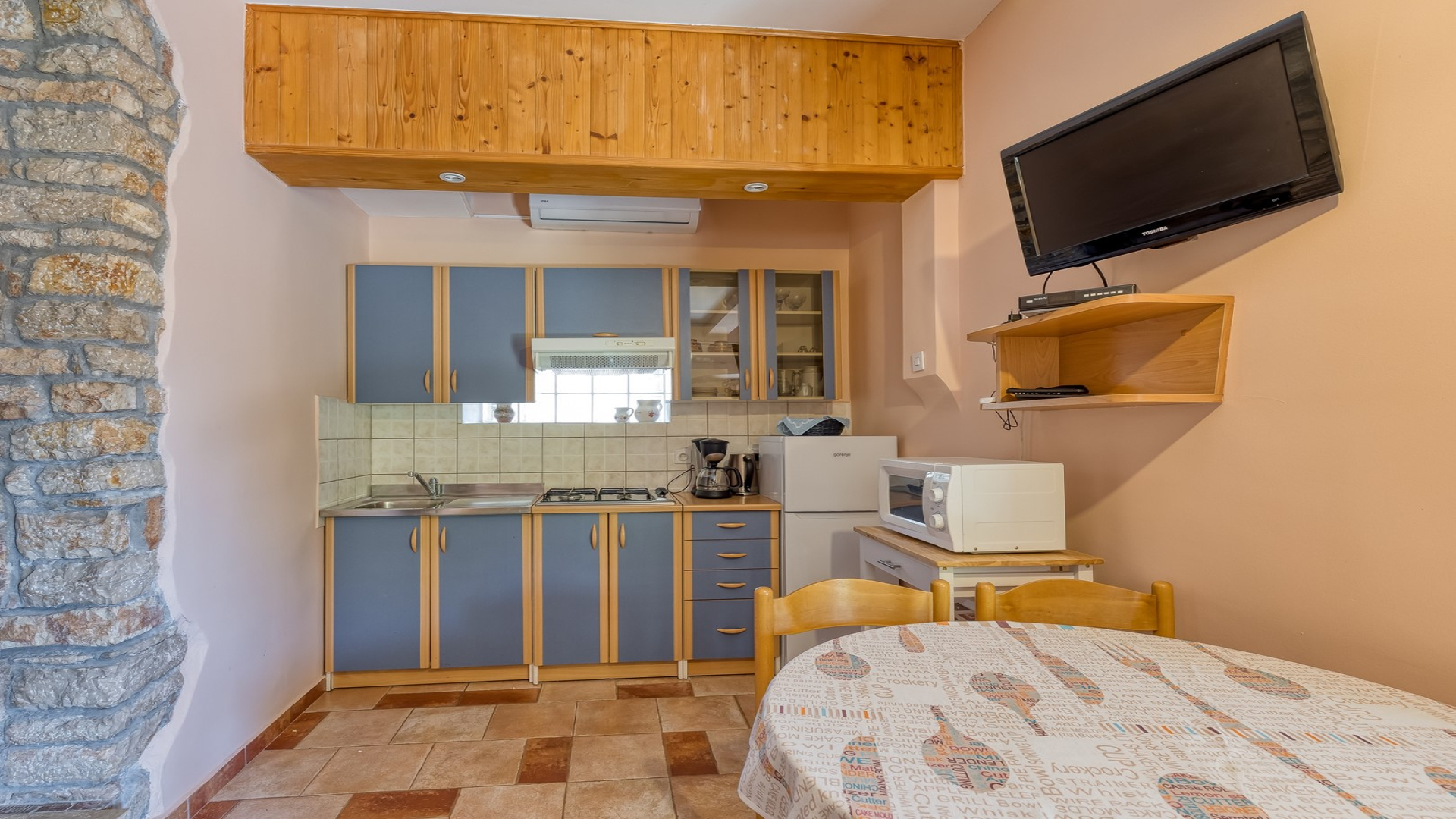 Apartment mit zwei Schlafzimmern, Garten und Terrasse in Kaštelir