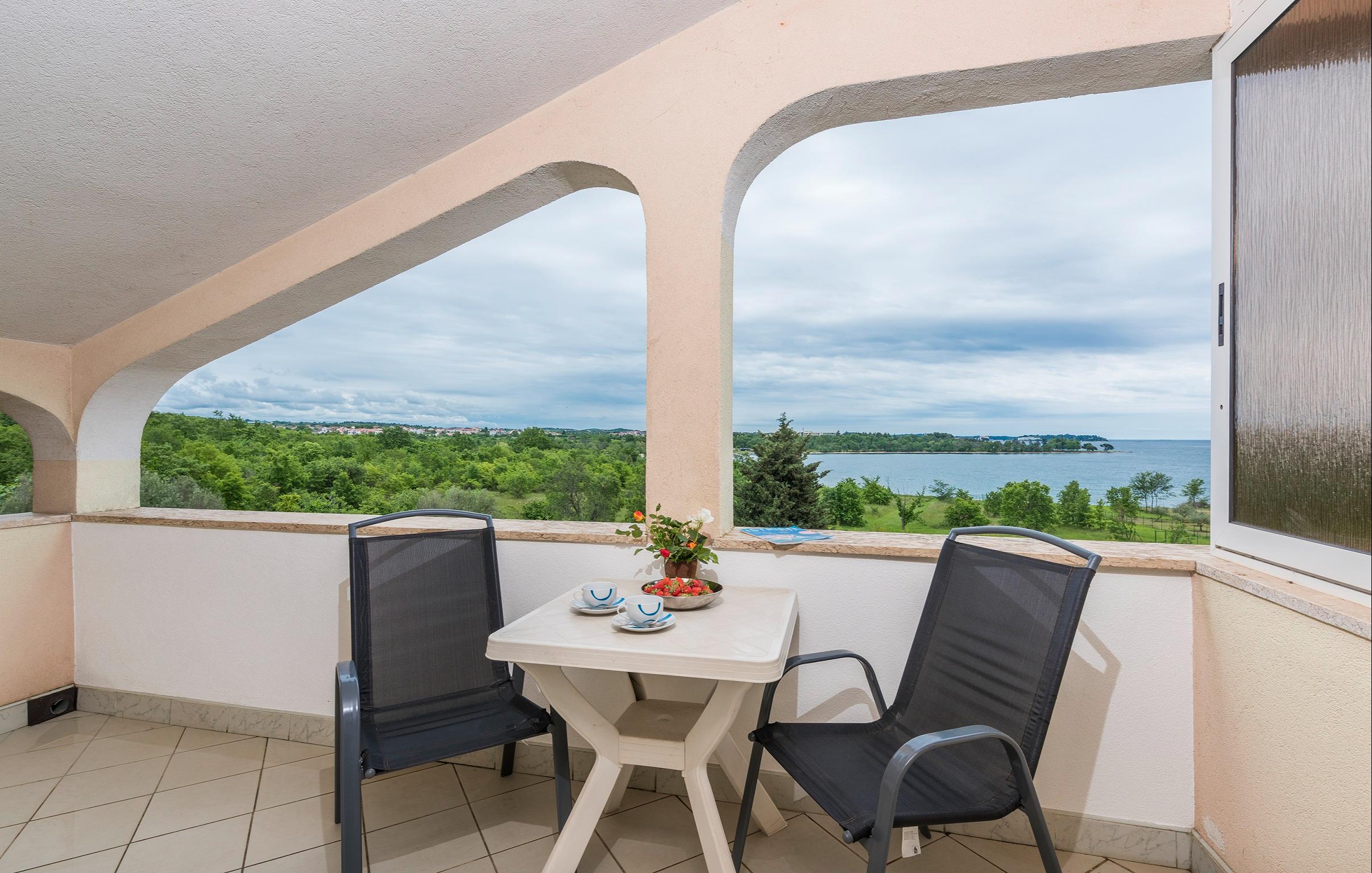 Ferienwohnung für 2 Personen mit Meerblick und Balkon