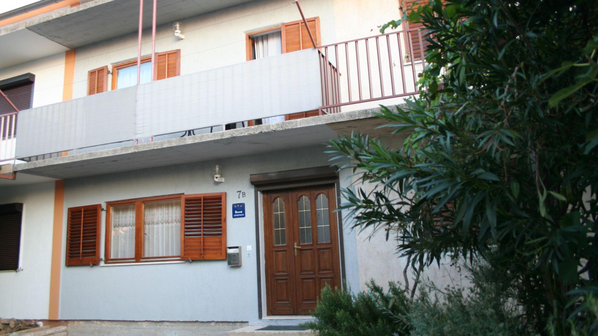 Strandnahes Ferienhaus mit Grill, Klima, Terrasse & Balkon