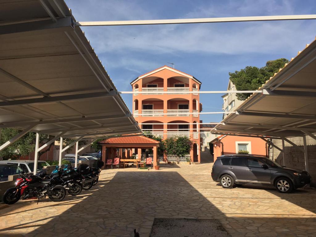Apartment für 4 Personen in Biograd