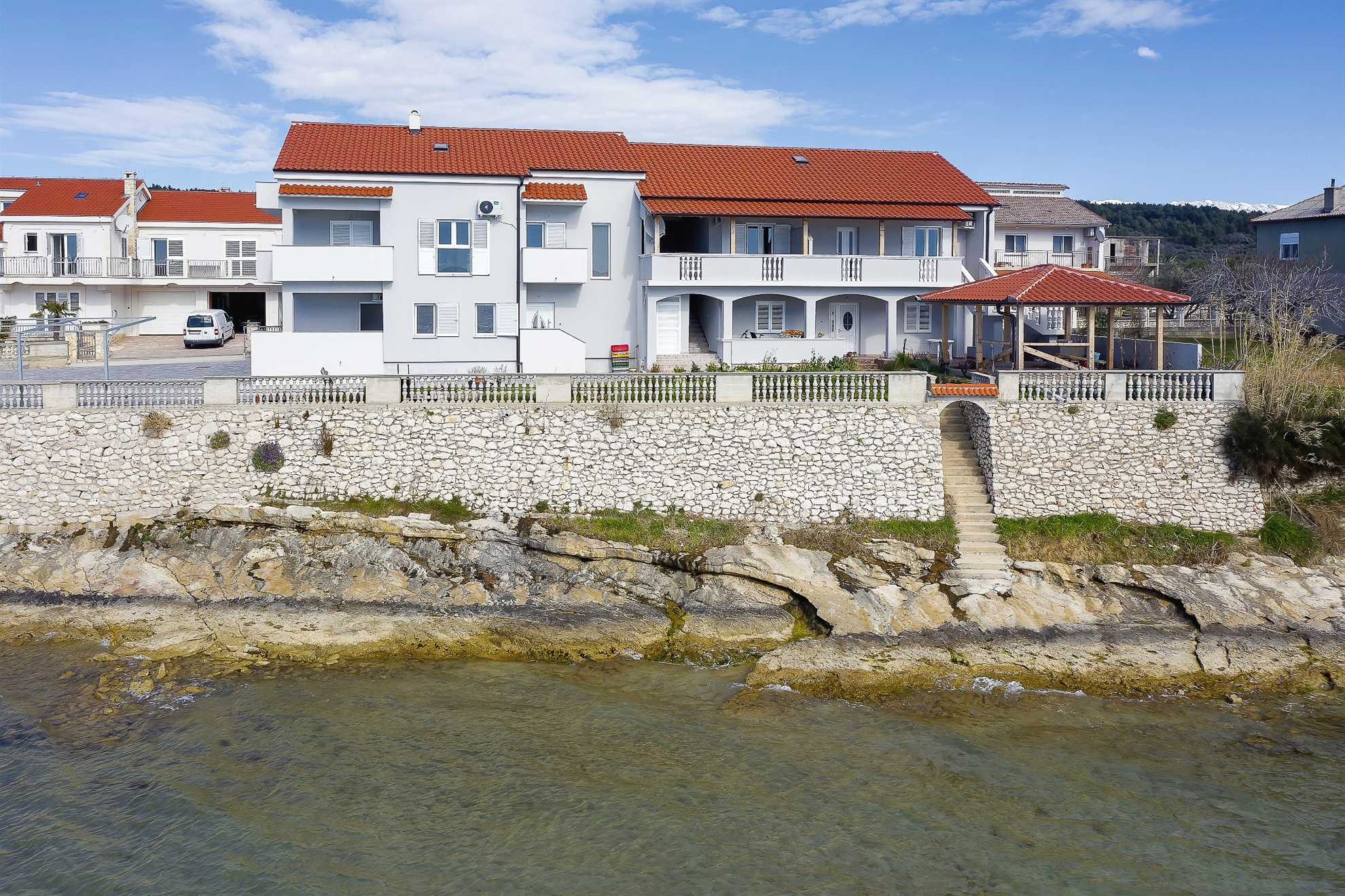 Direkt am Meer | Moderne FeWo mit Klima, Sat-TV & WLAN