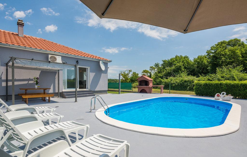 Ferienhaus in Murvica mit Pool und großem Garten