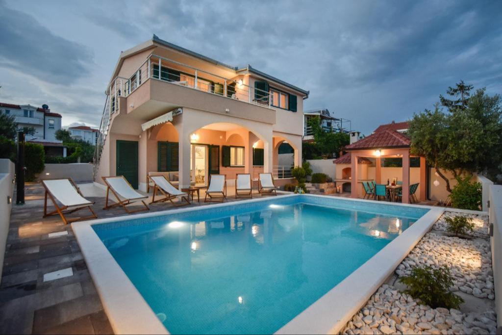 Luxusvilla mit beheizbarem Pool in Sevid