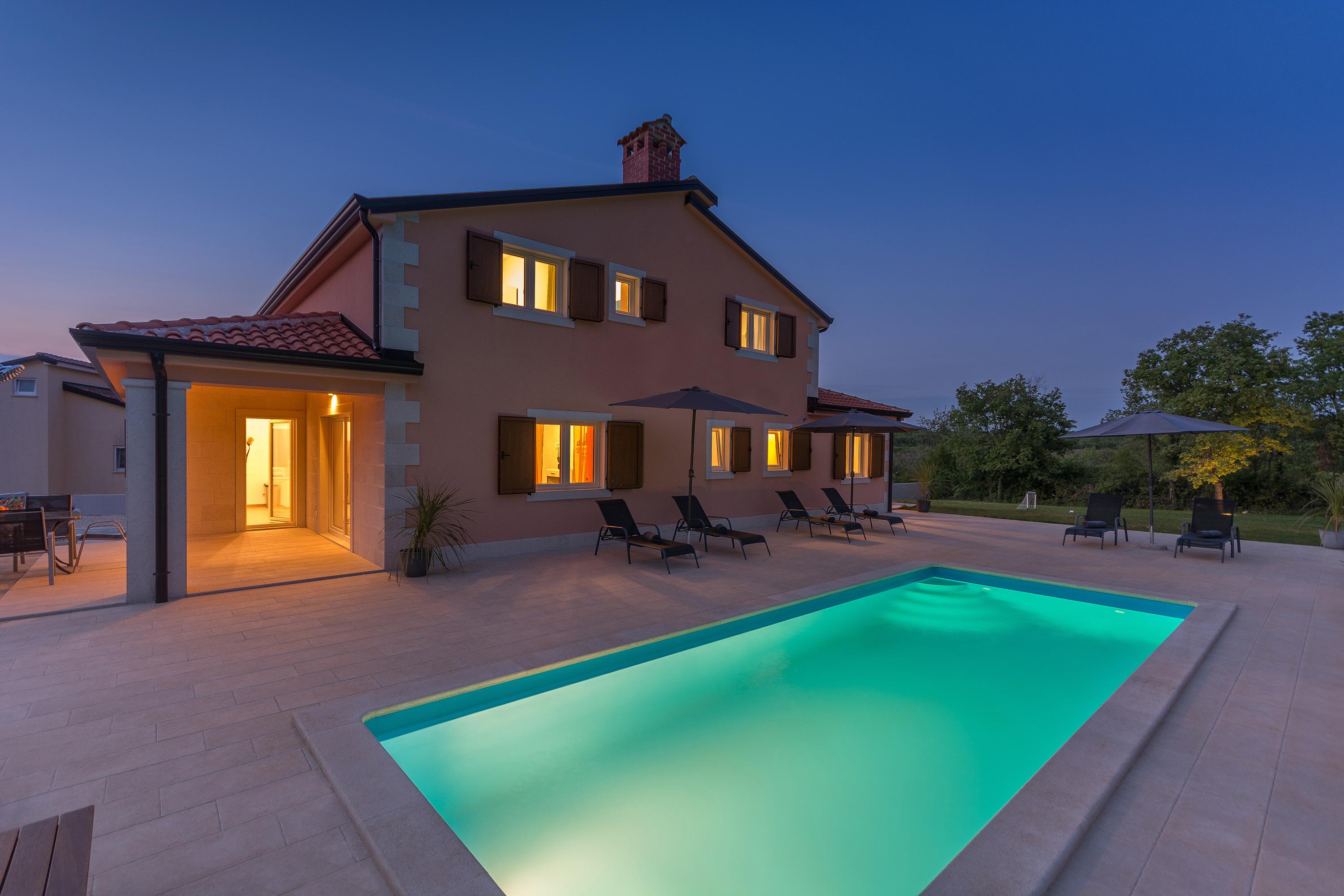 Urlaubsdomizil mit Swimmingpool in Zikovici bei Visnjan