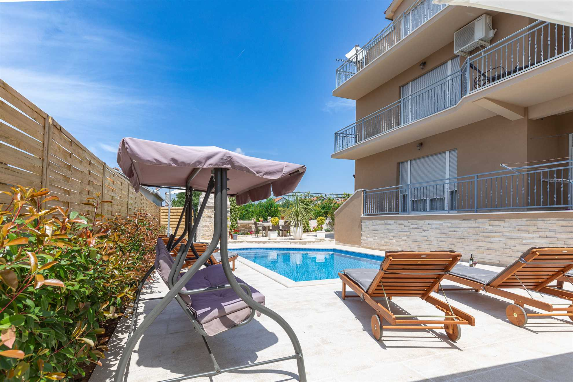 Moderne Ferienwohnung mit Gemeinschaftspool 