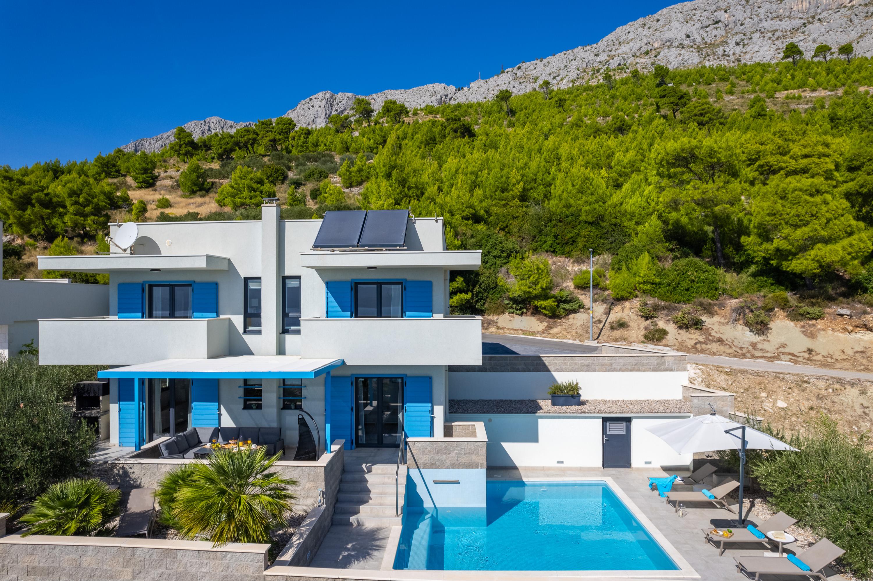 Villa mit beheiztem Pool & entzückenden Meerblick