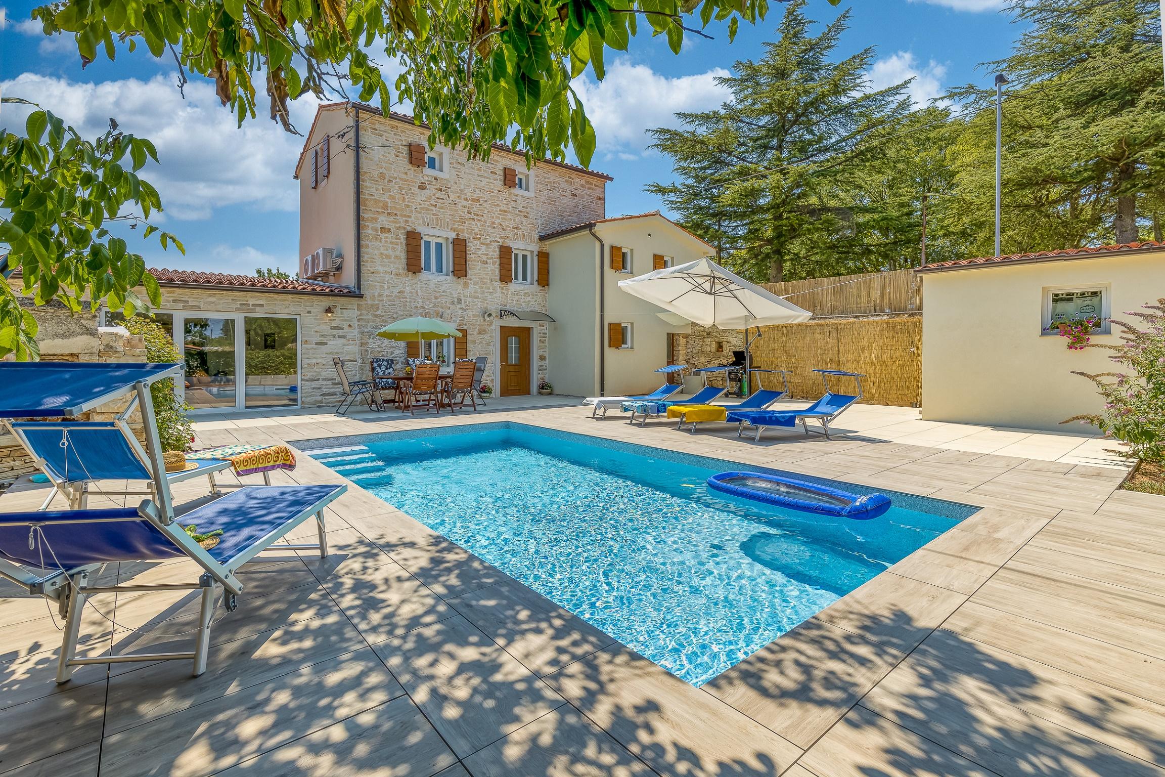Authentische Steinvilla mit privatem Pool in Zentralistrien 