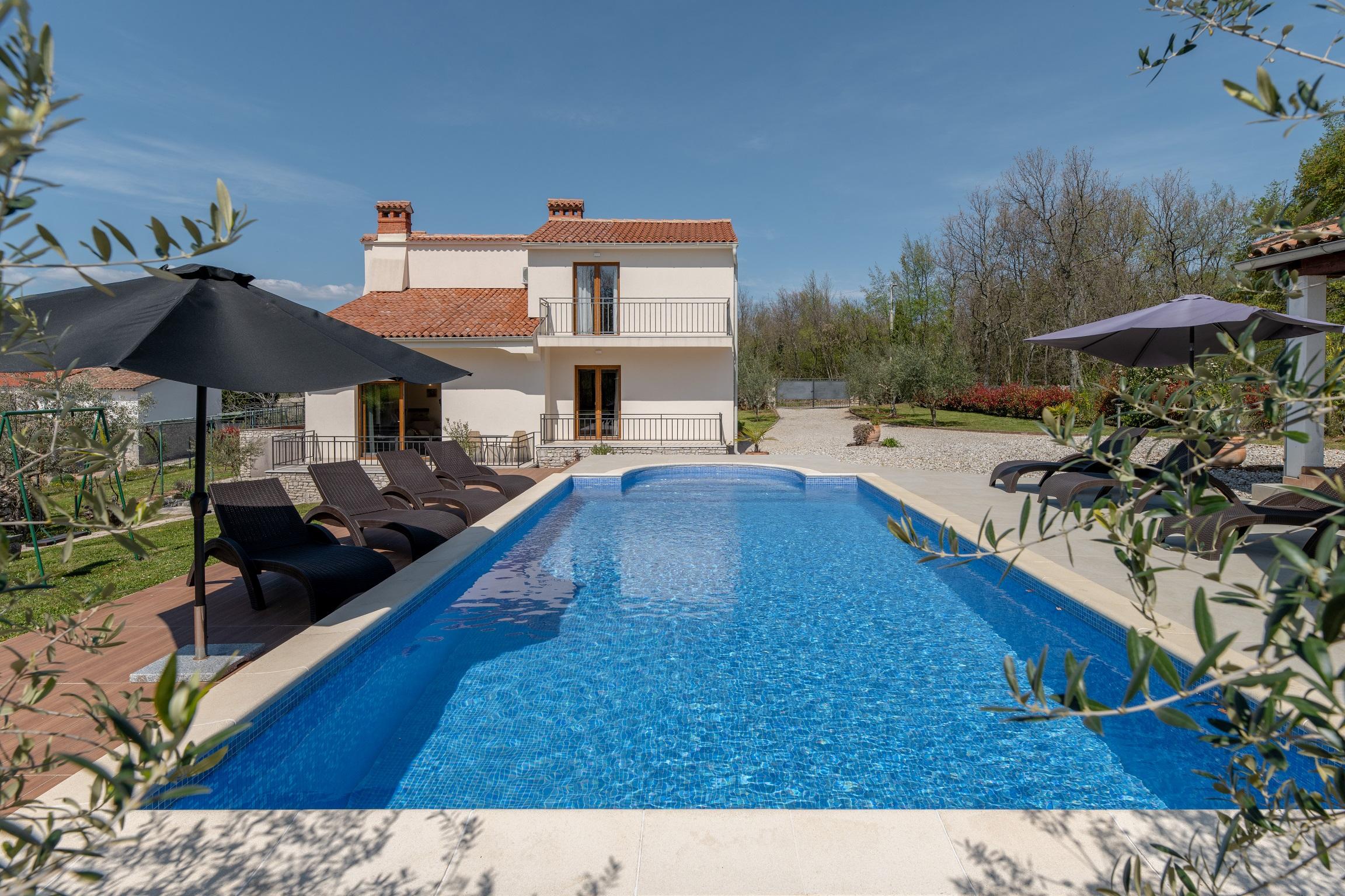 Schöne tierfreundliche Villa mit Pool in der Nähe von Labin u. Rabac