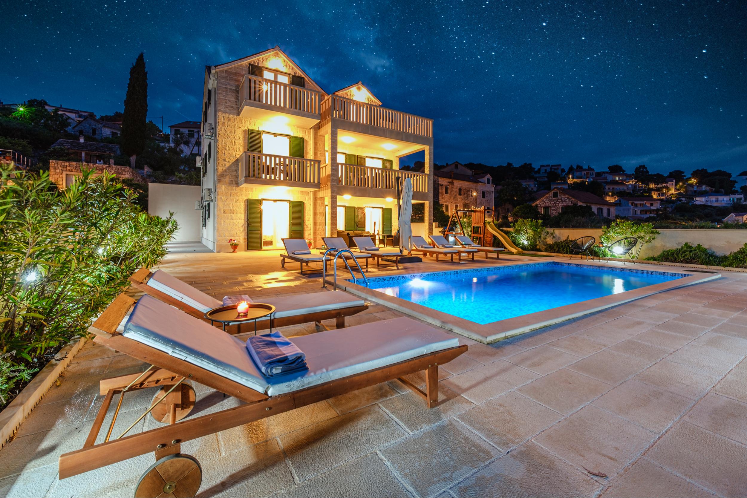 Große Villa mit Pool auf der Insel Brac