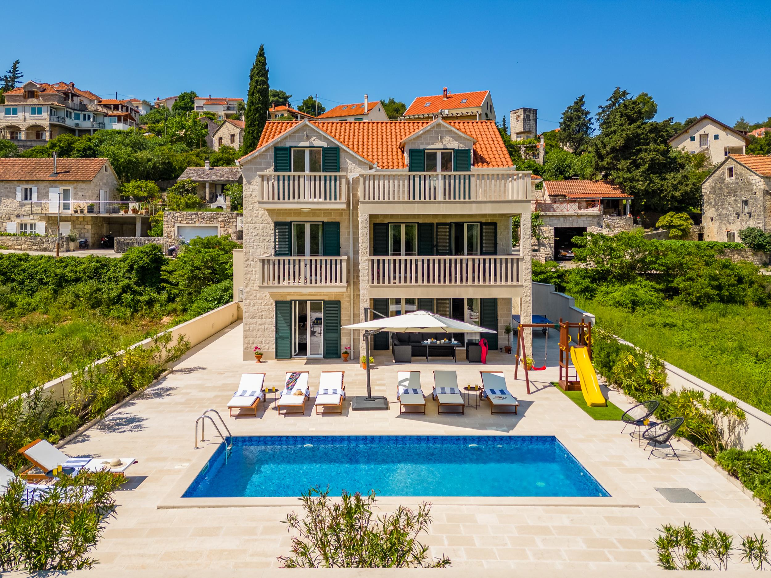 Große Villa mit Pool auf der Insel Brac