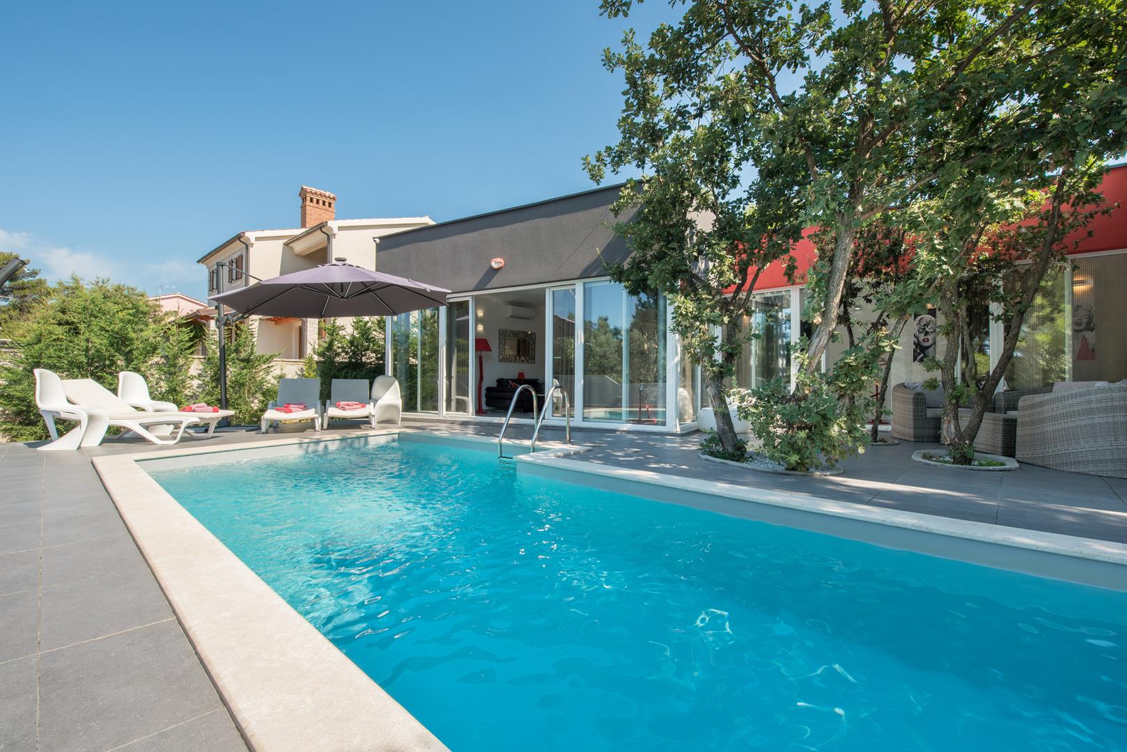 Luxusvilla in Medulin mit Swimmingpool