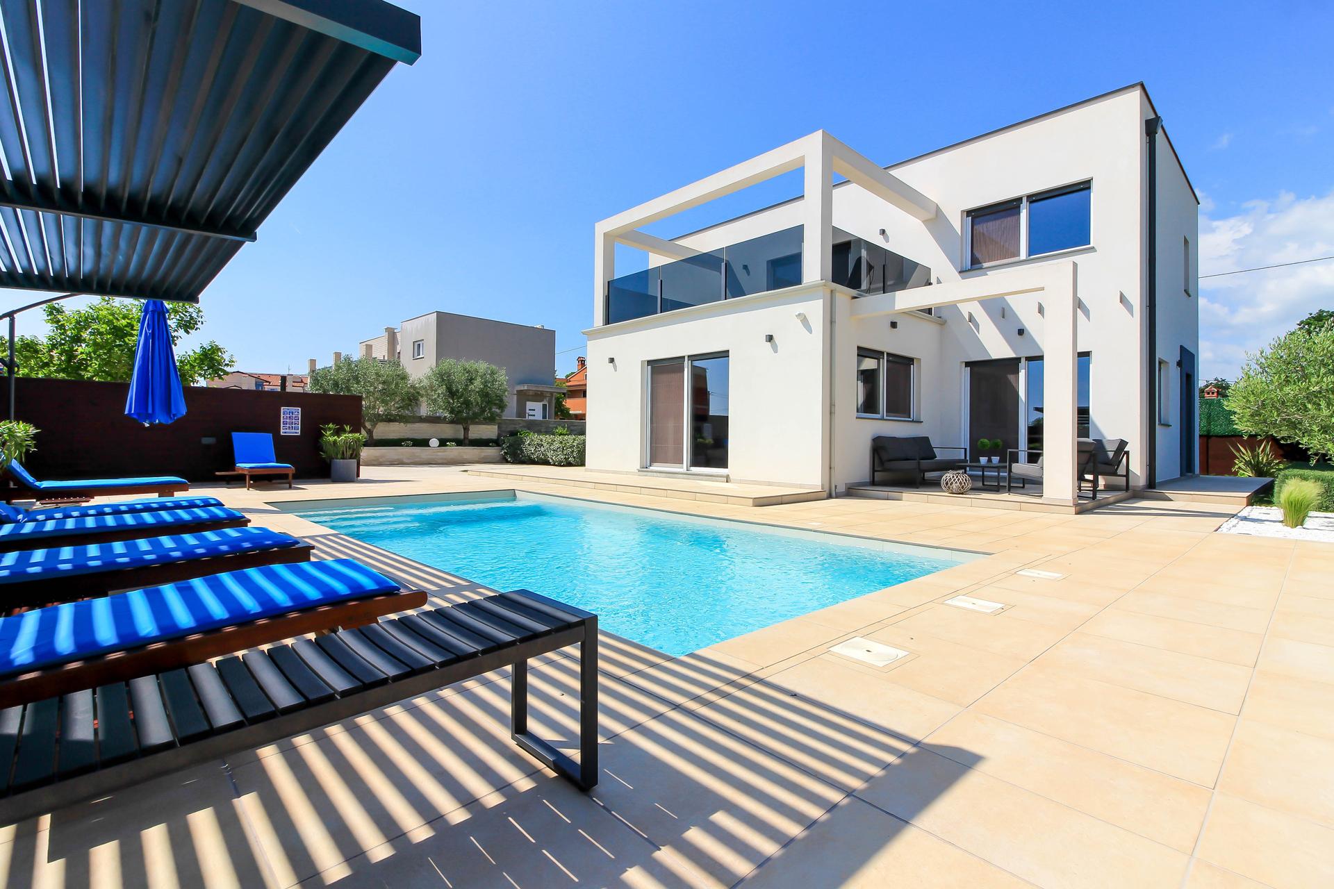 Luxusvilla mit Swimmingpool in Medulin