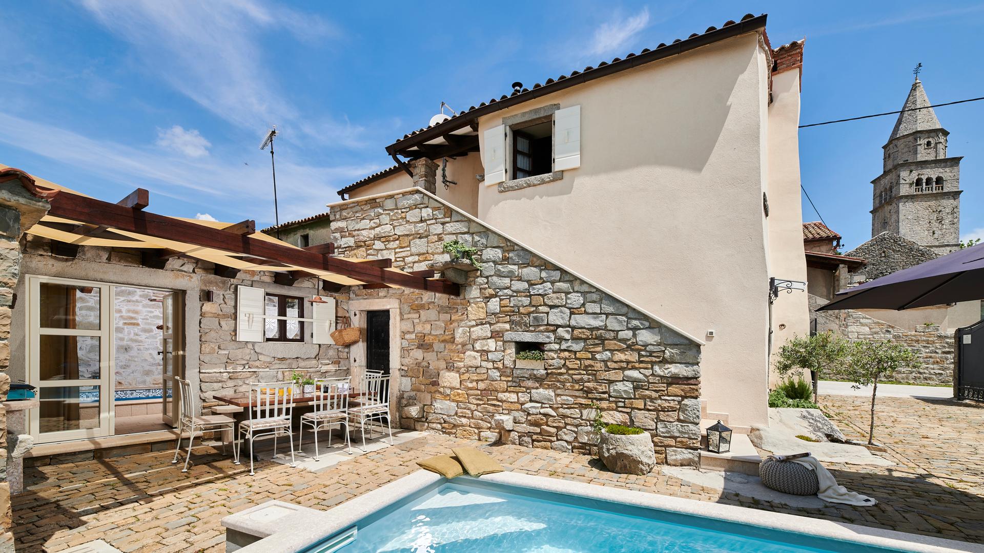 Ländliche Villa mit Swimmingpool, Indoorpool und Sauna