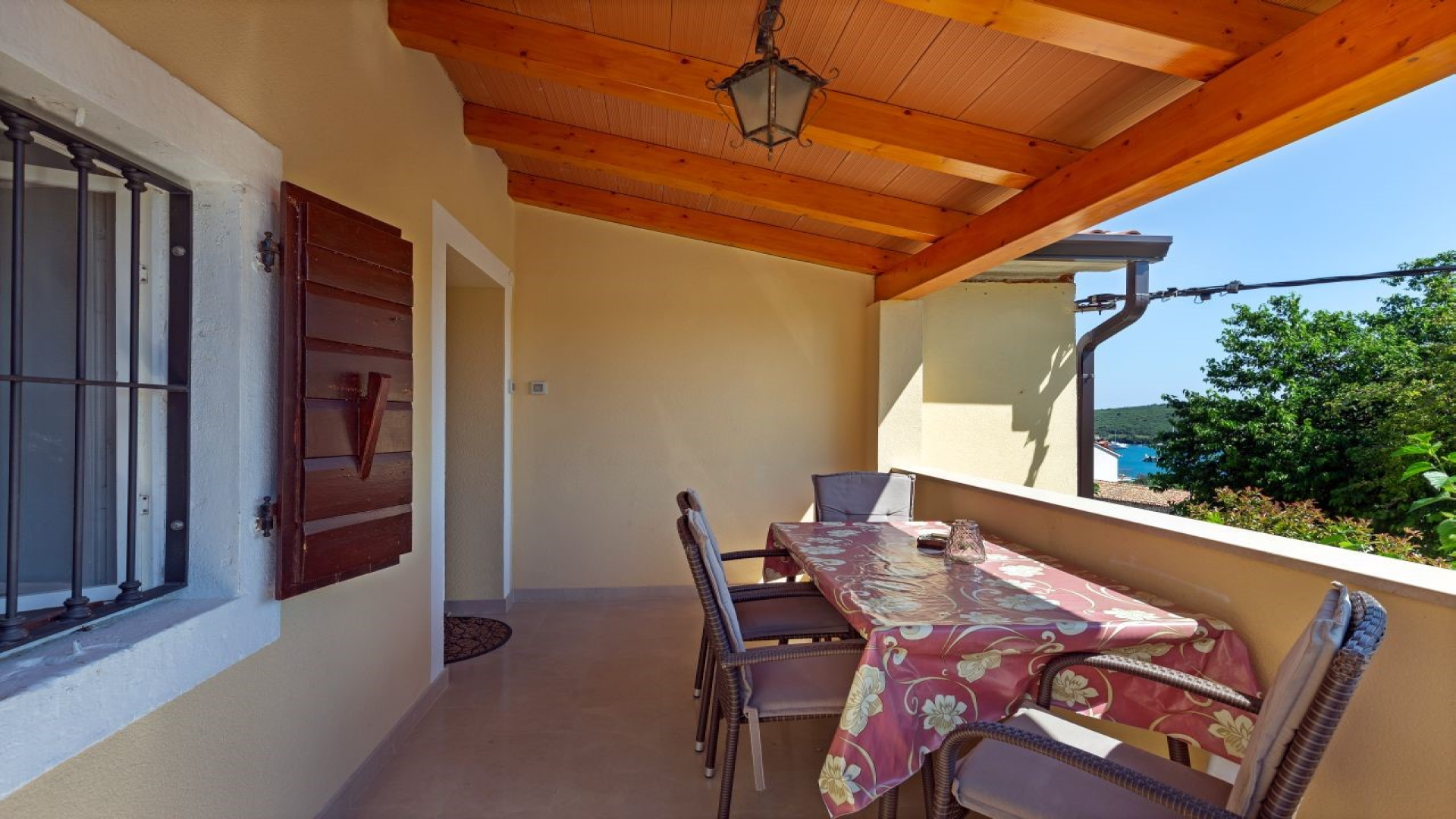Moderne Ferienwohnung in ruhiger Umgebung