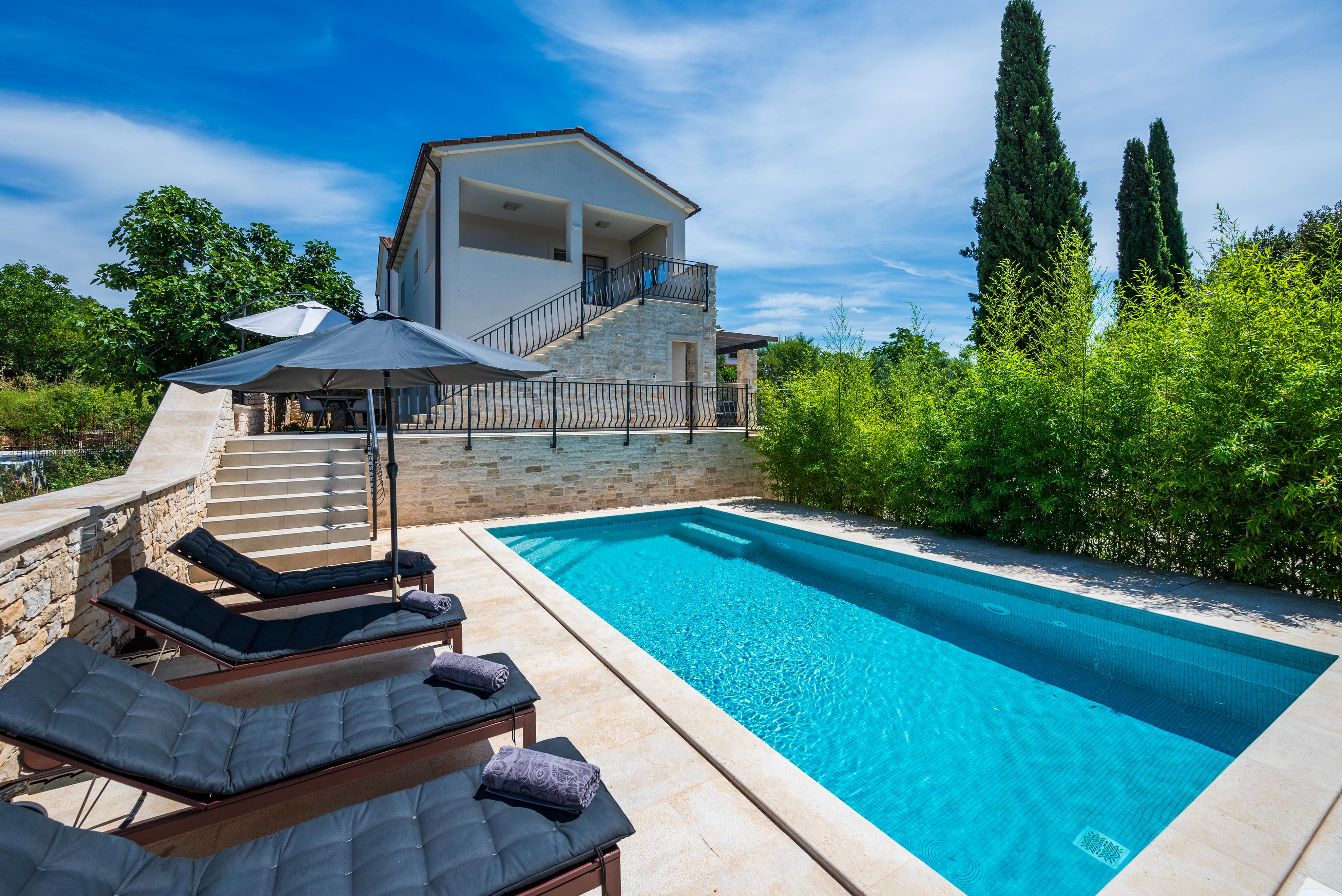 Großes Ferienhaus mit Pool in der nähe von Rovinj