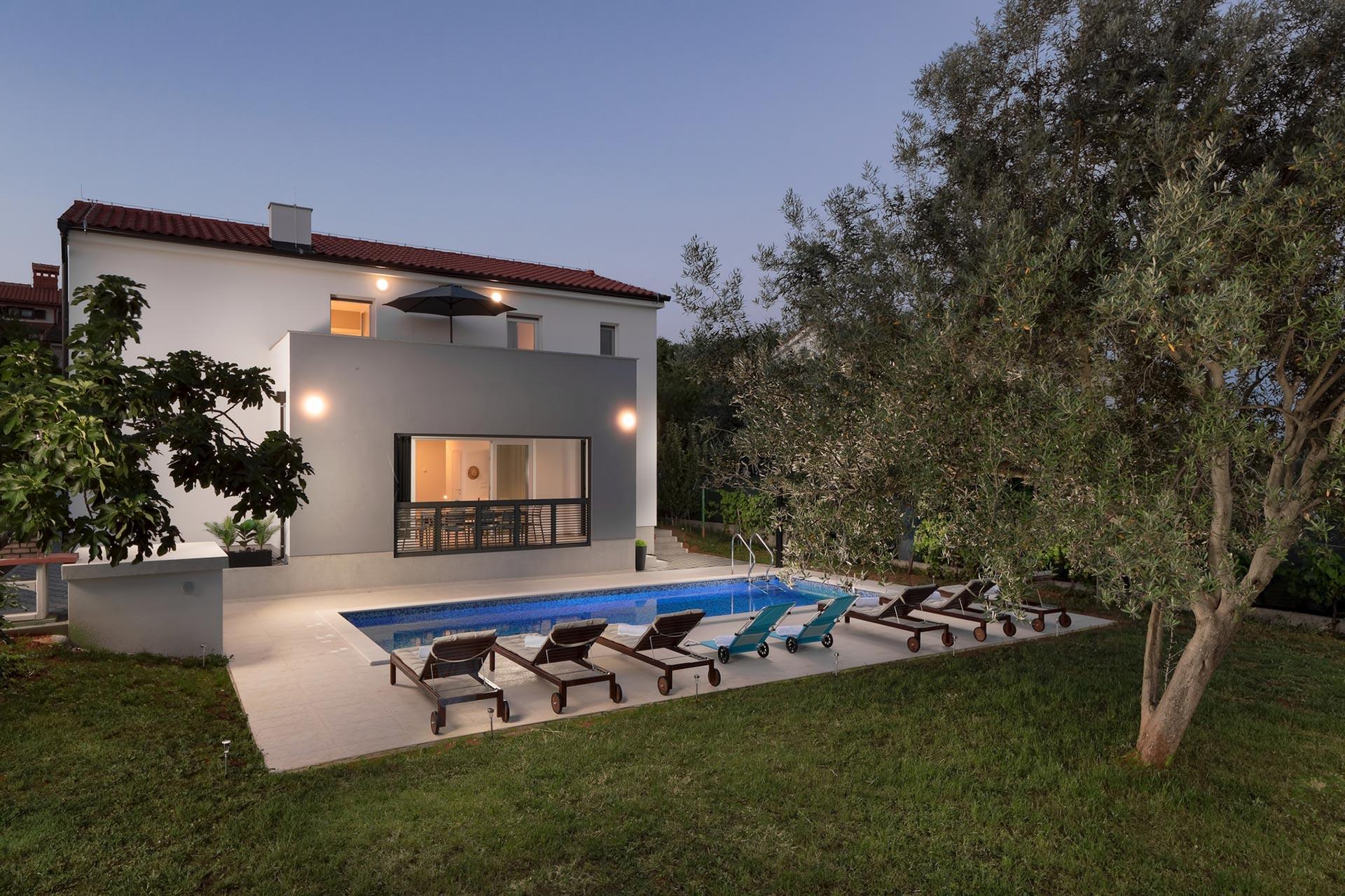 Moderne Villa mit Pool in Medulin
