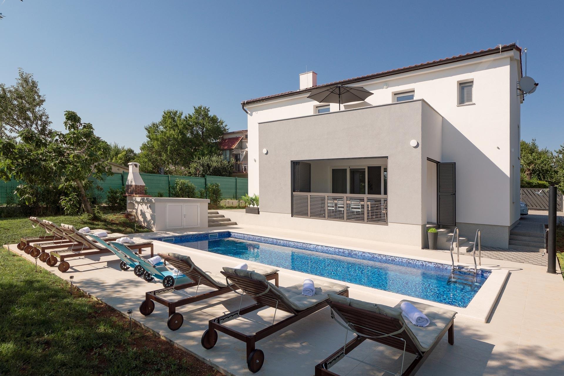 Moderne Villa mit Pool in Medulin