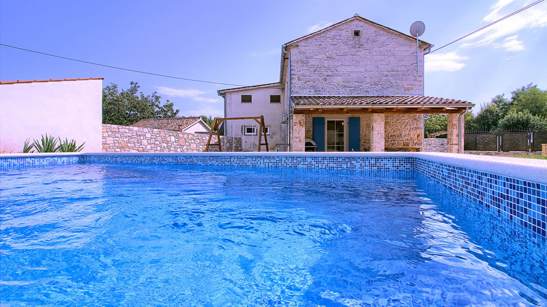 Steinvilla mit privatem Pool in der Nähe von Pula