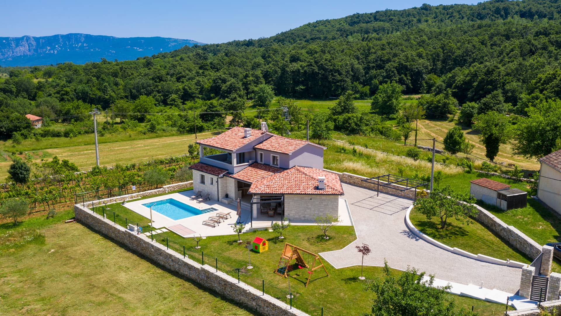 Wunderschöne Villa mit großem Pool
